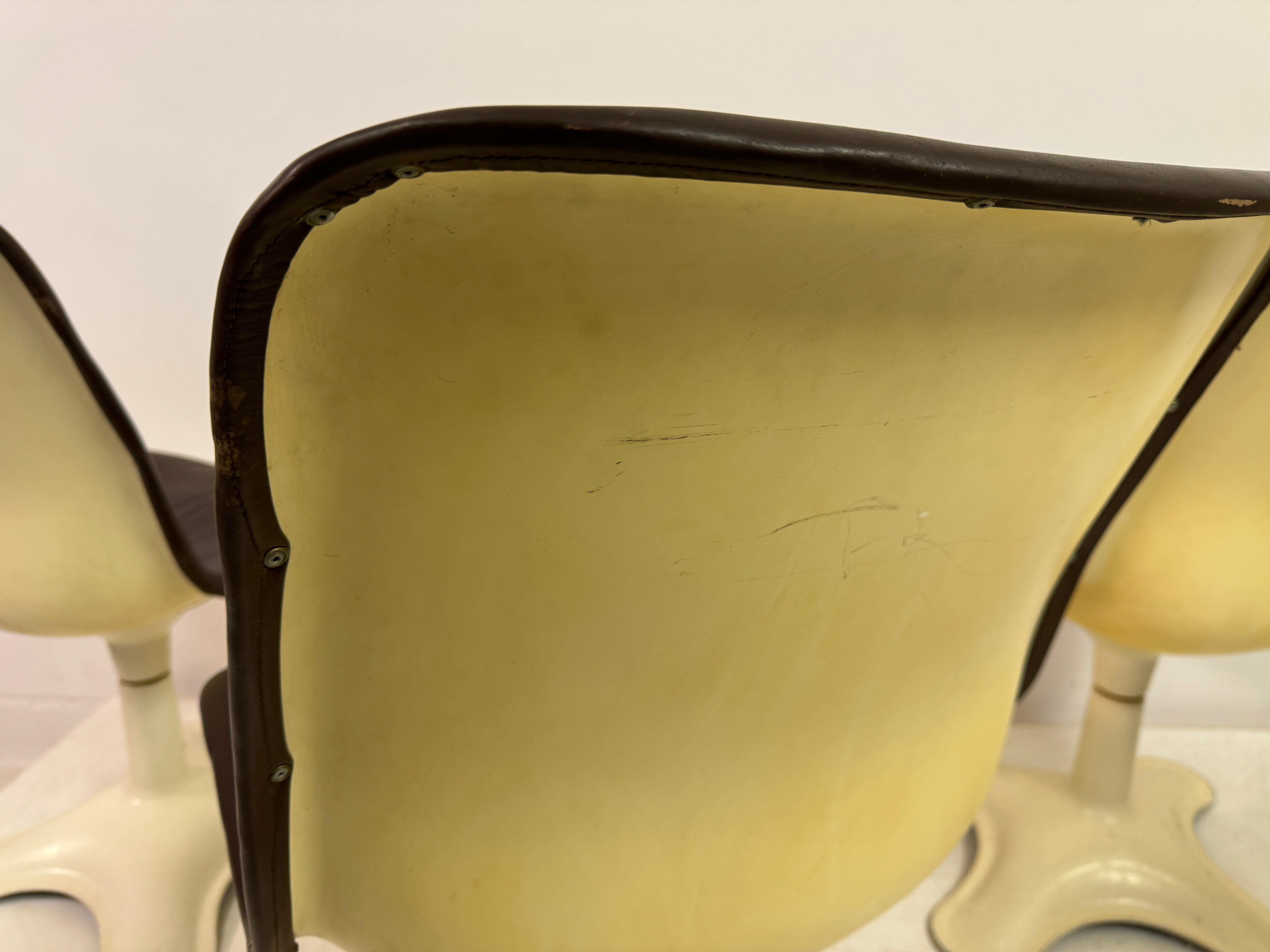 Ensemble de quatre chaises de salle à manger en cuir Brown par Yrjö Kukkapuro pour Haimi en vente 7