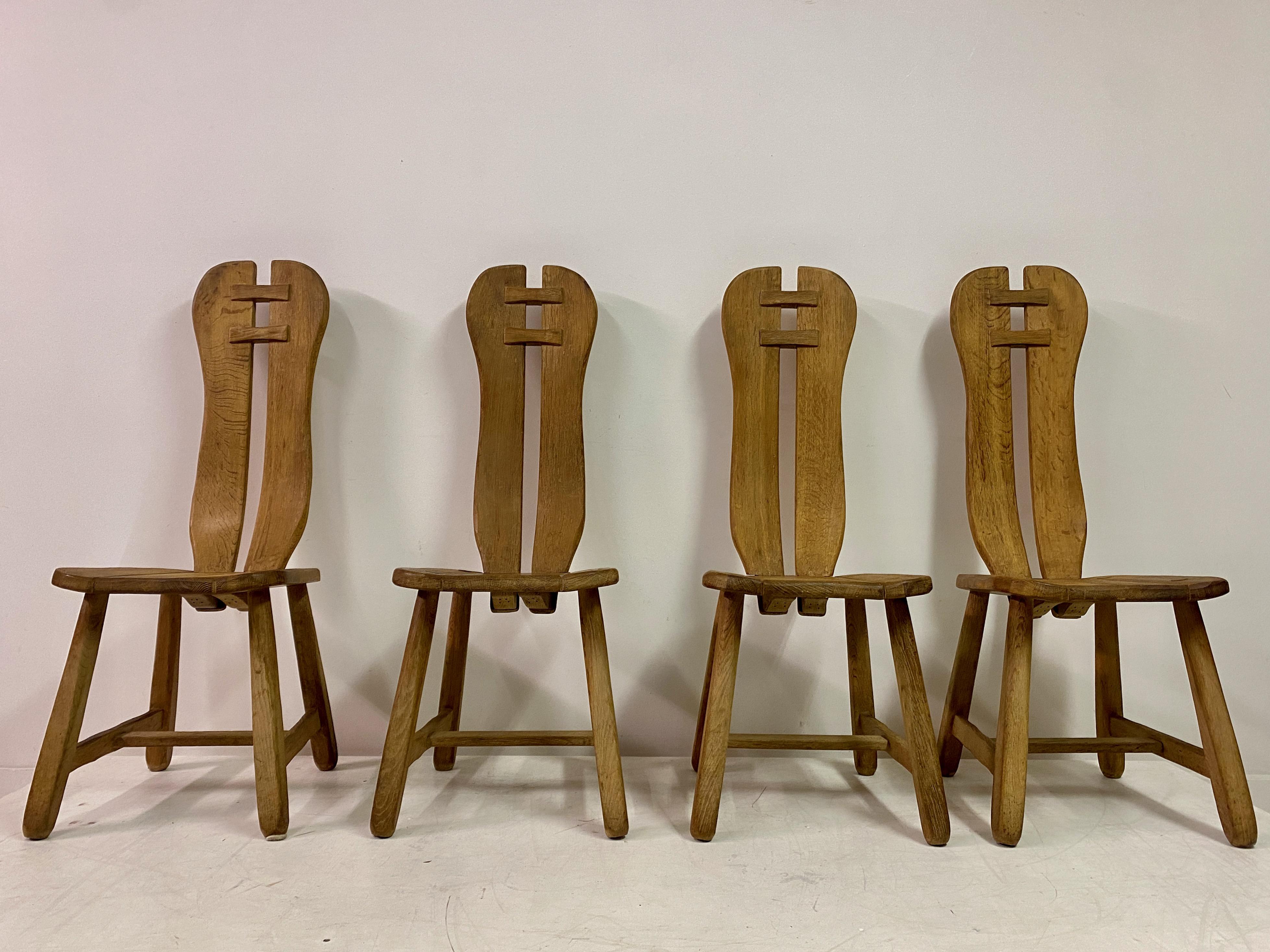 Brutalisme Ensemble de quatre chaises de salle à manger brutalistes par De Puydt en vente