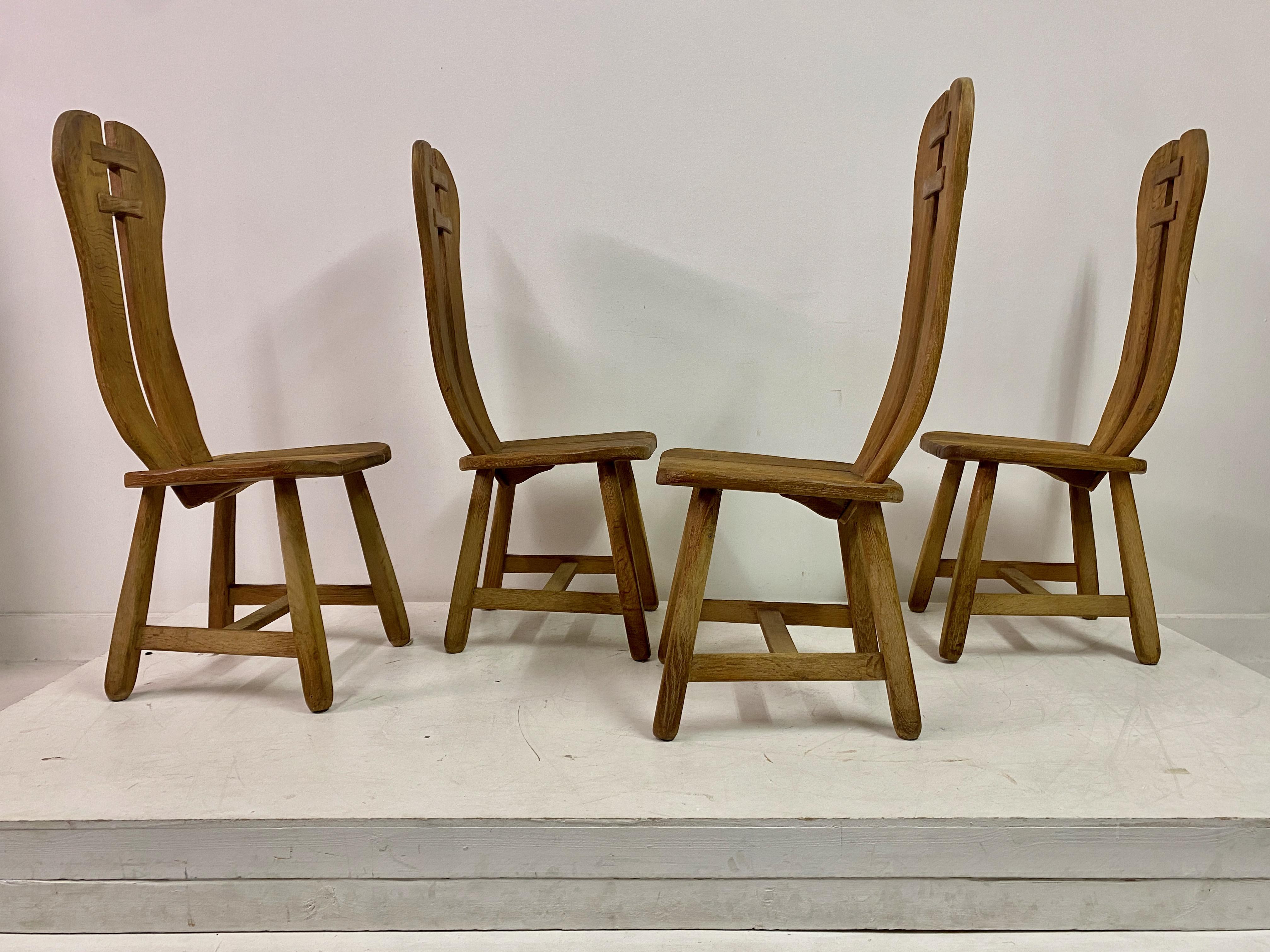 Ensemble de quatre chaises de salle à manger brutalistes par De Puydt en vente 1