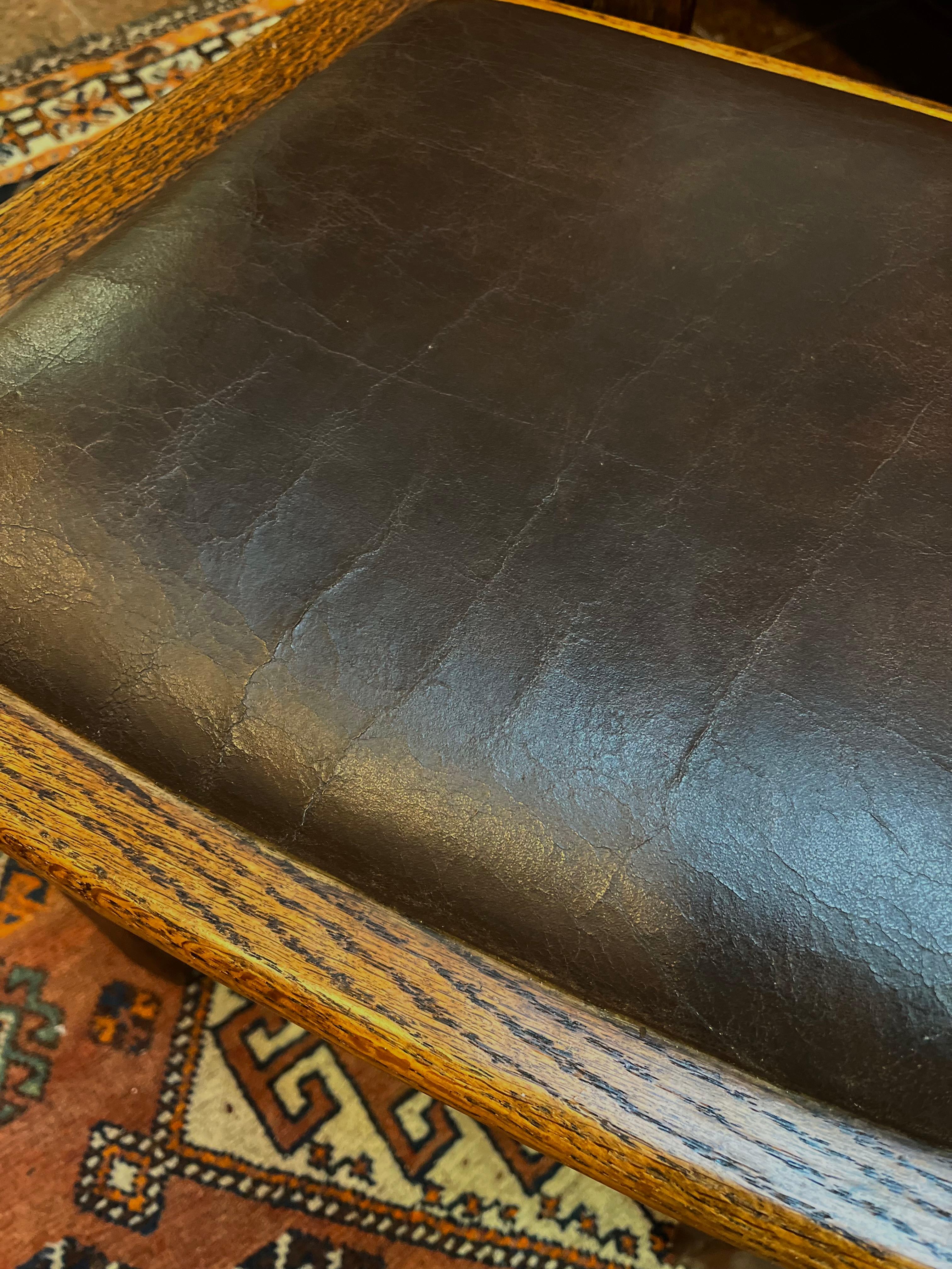 Satz von vier brutalistischen Eichen Esszimmerstühlen, 1960er Jahre im Angebot 12