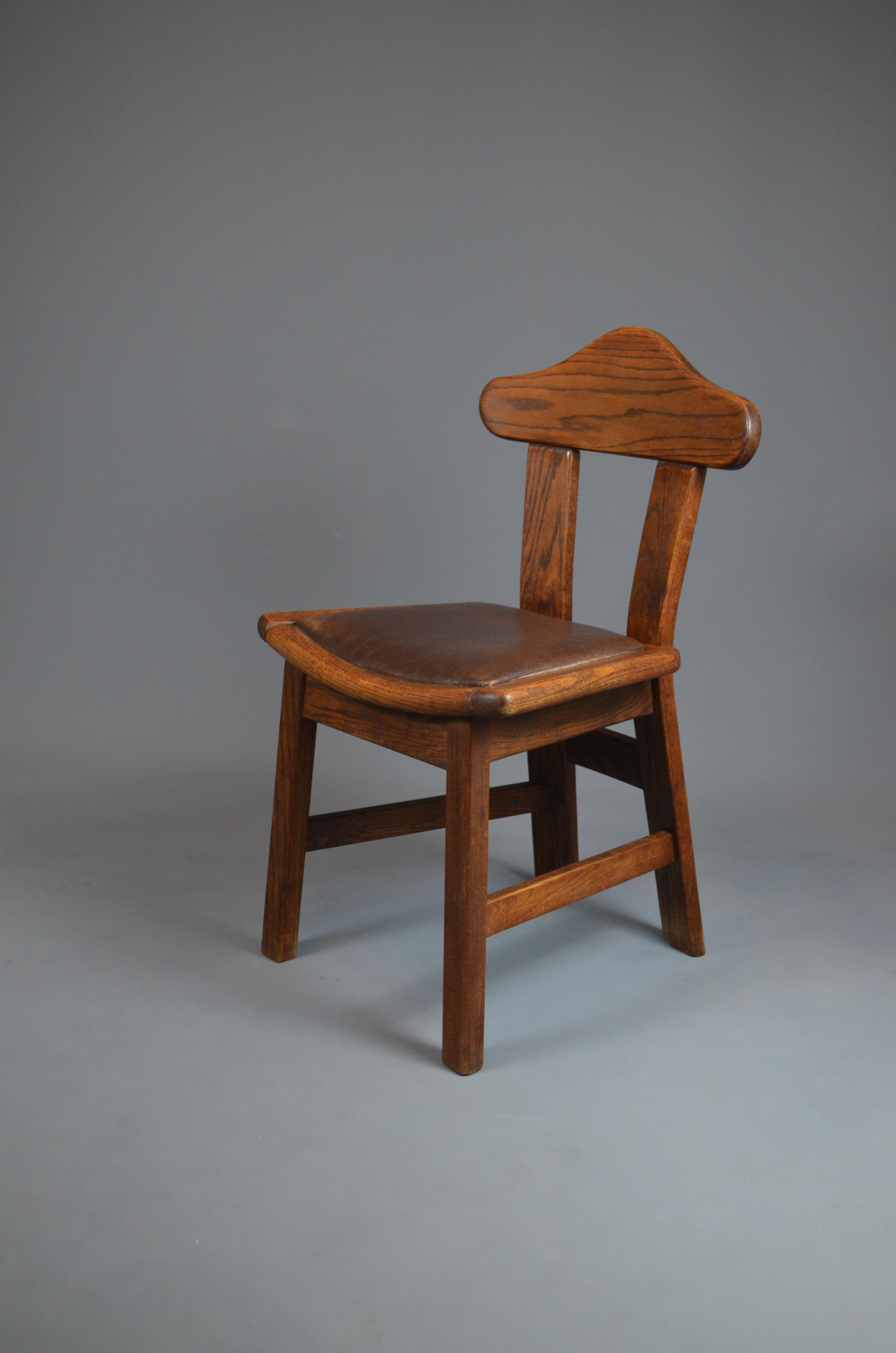 Pelle Set di quattro sedie da pranzo brutaliste in Oak, anni '60 in vendita