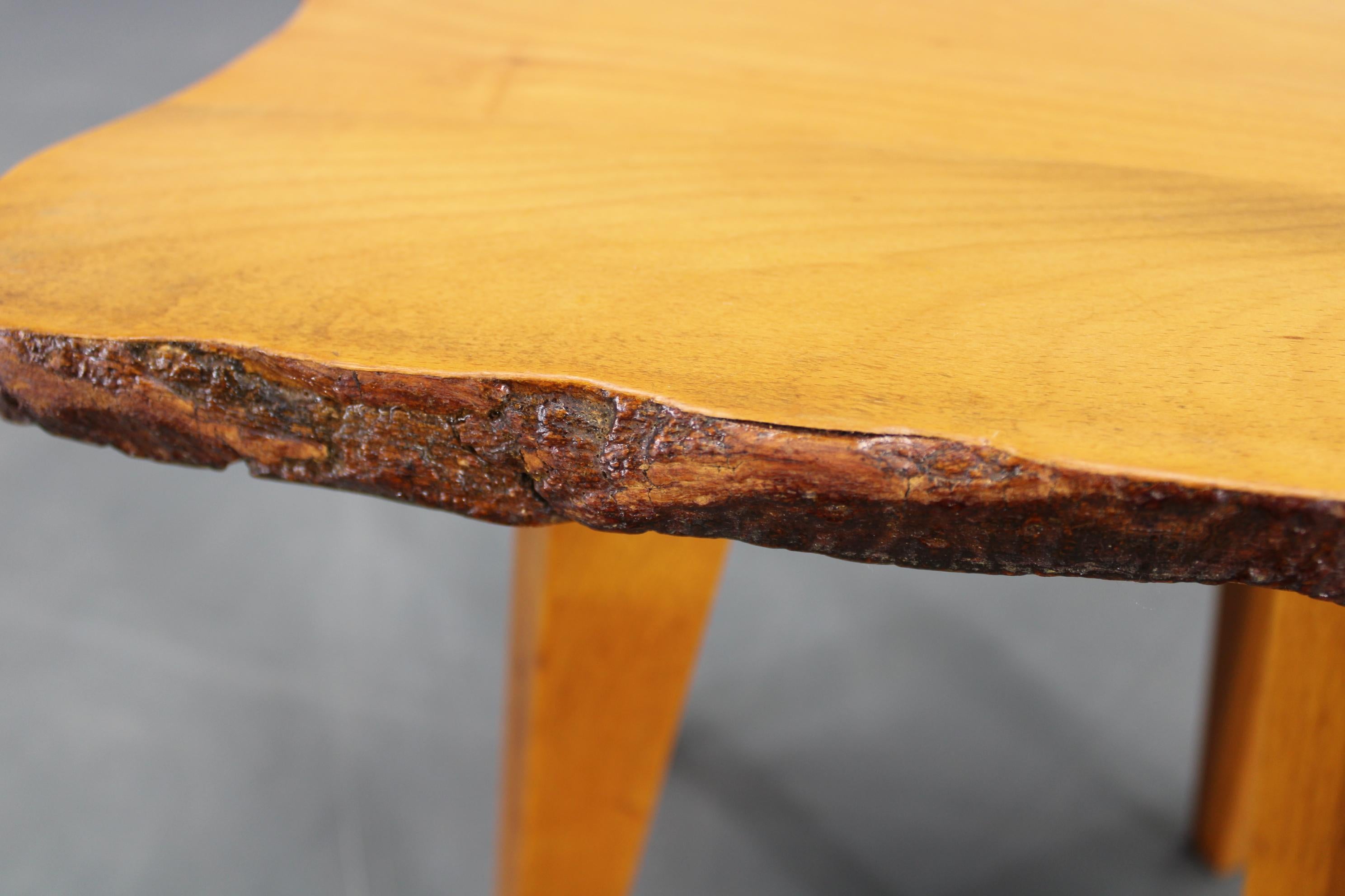 Ensemble de quatre tabourets brutalistes, Tchécoslovaquie, années 1950 en vente 8