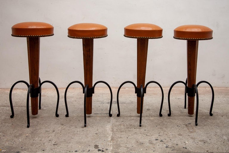 Set of four Brutalist Stools Wrought Iron, Round Camel Leather Seats For Sale 3