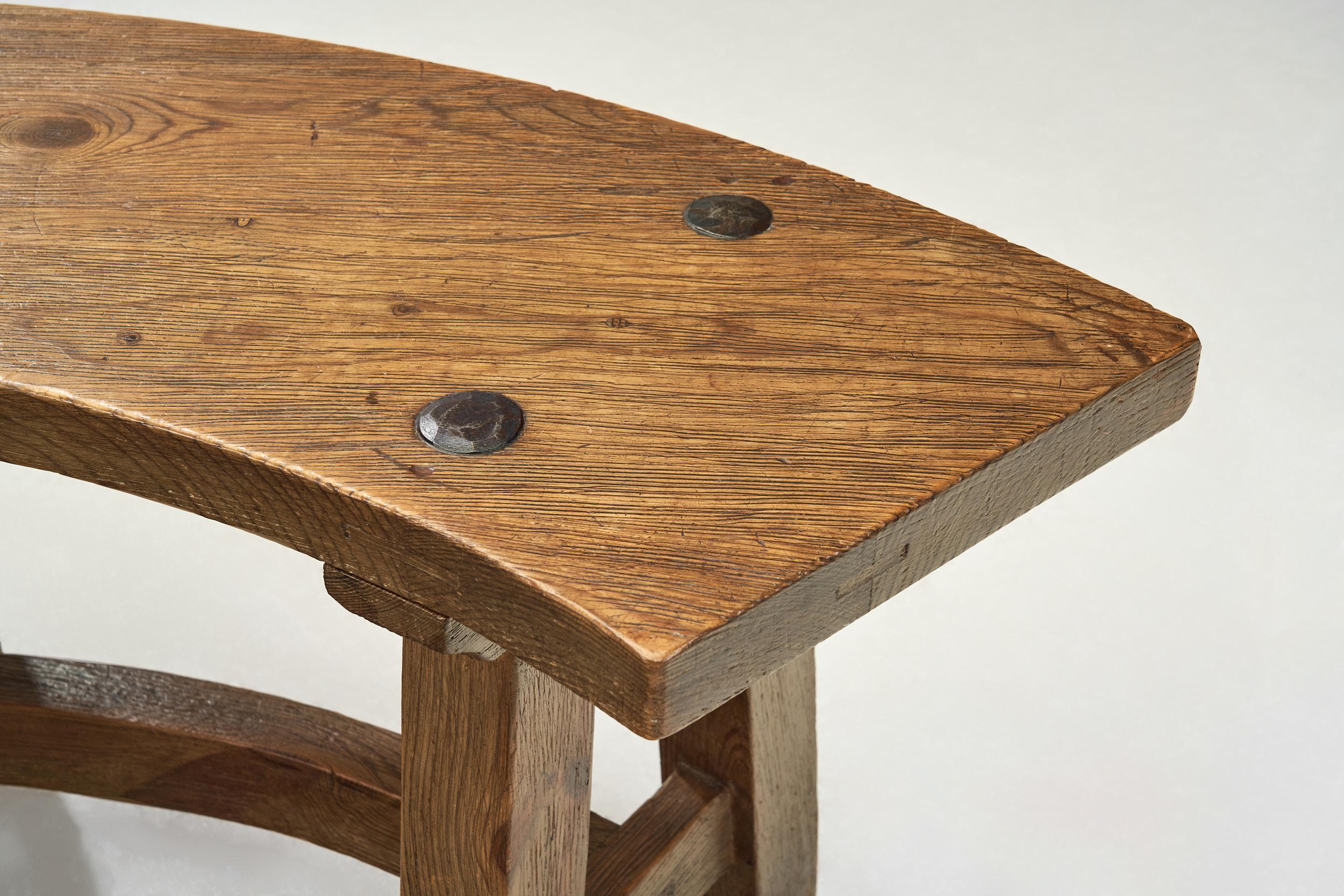 Conjunto de cuatro bancos de madera brutalistas, Francia Años 60 en venta 5