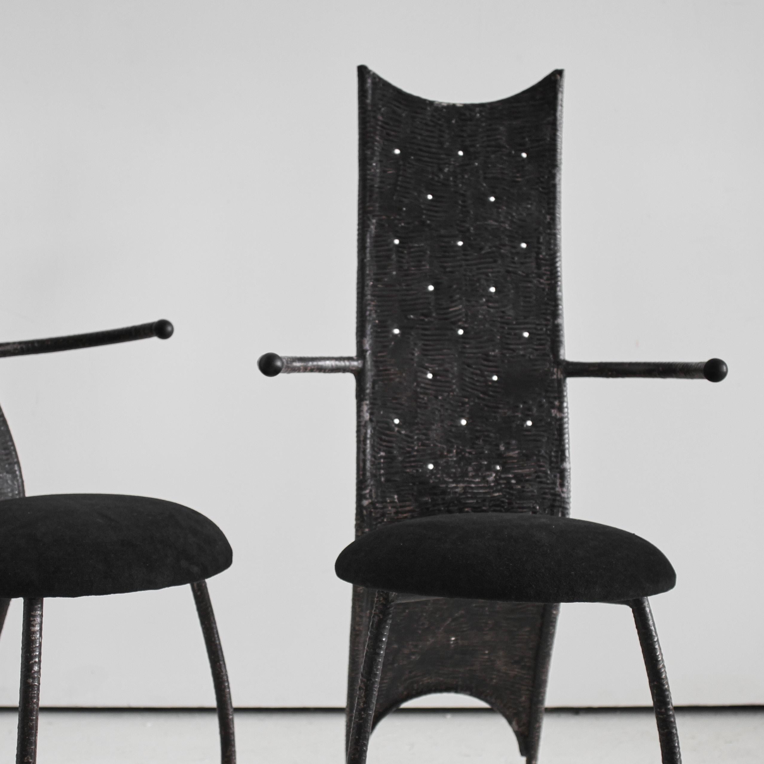 Set di quattro sedie da pranzo/trono francesi degli anni '70 A.I.C. in vendita 3