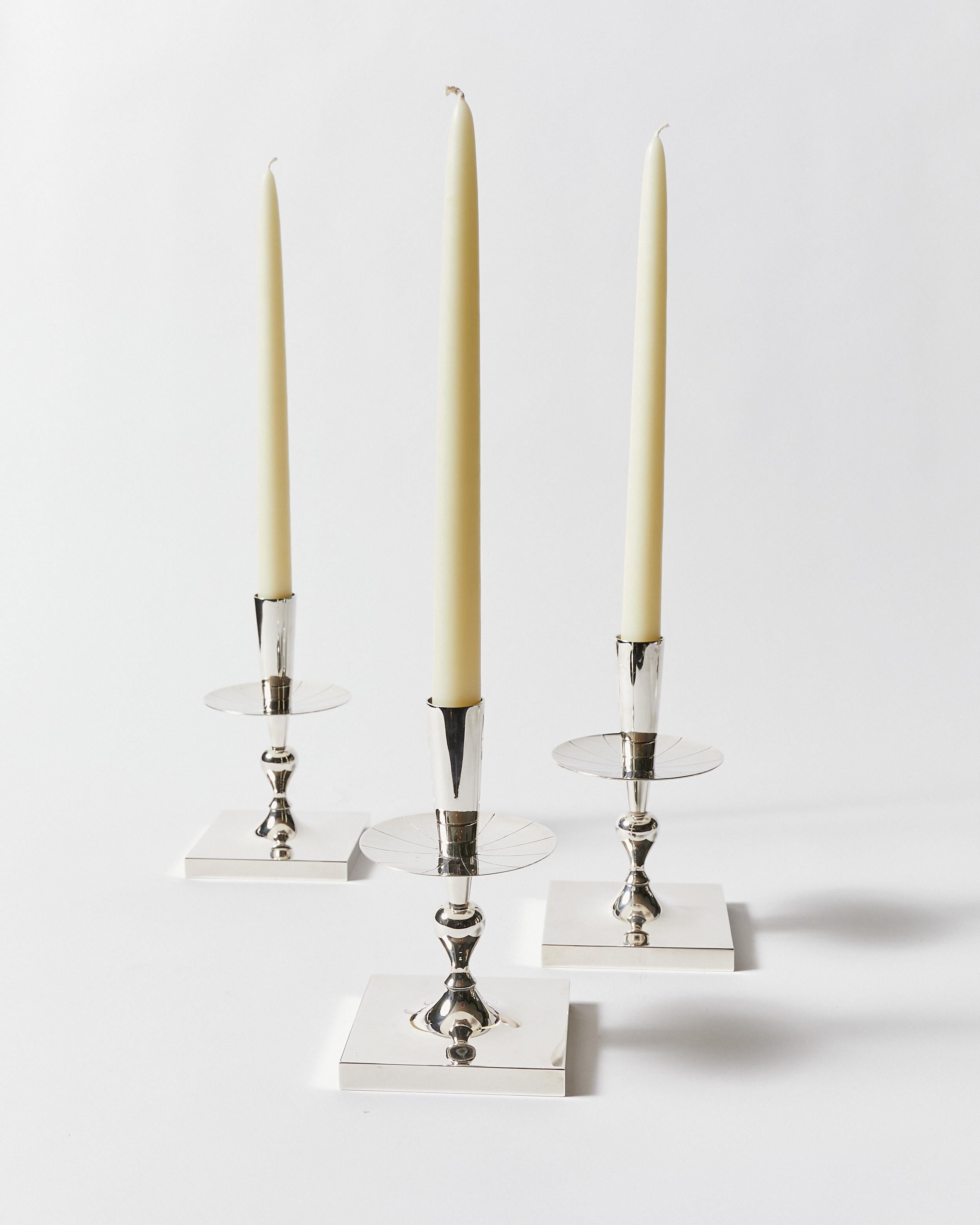 Set of Four Candle Sticks by Tommi Parzinger for Dorlyn Silversmiths In Excellent Condition For Sale In Philadelphia, PA