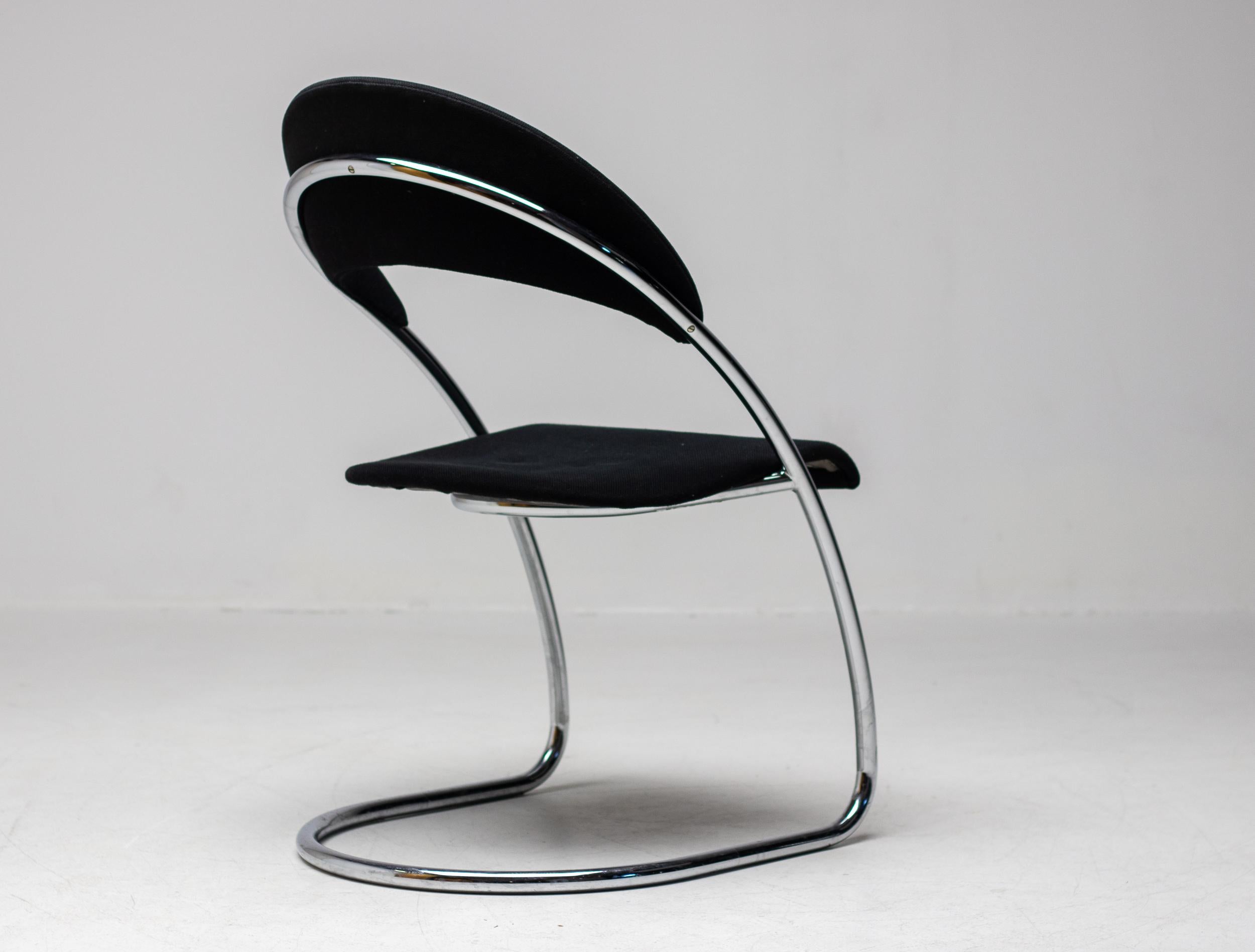 Set of Four Cantilevered Chairs Thonet Bauhaus Model ST14 by Hans Luckhardt In Good Condition For Sale In Dronten, NL