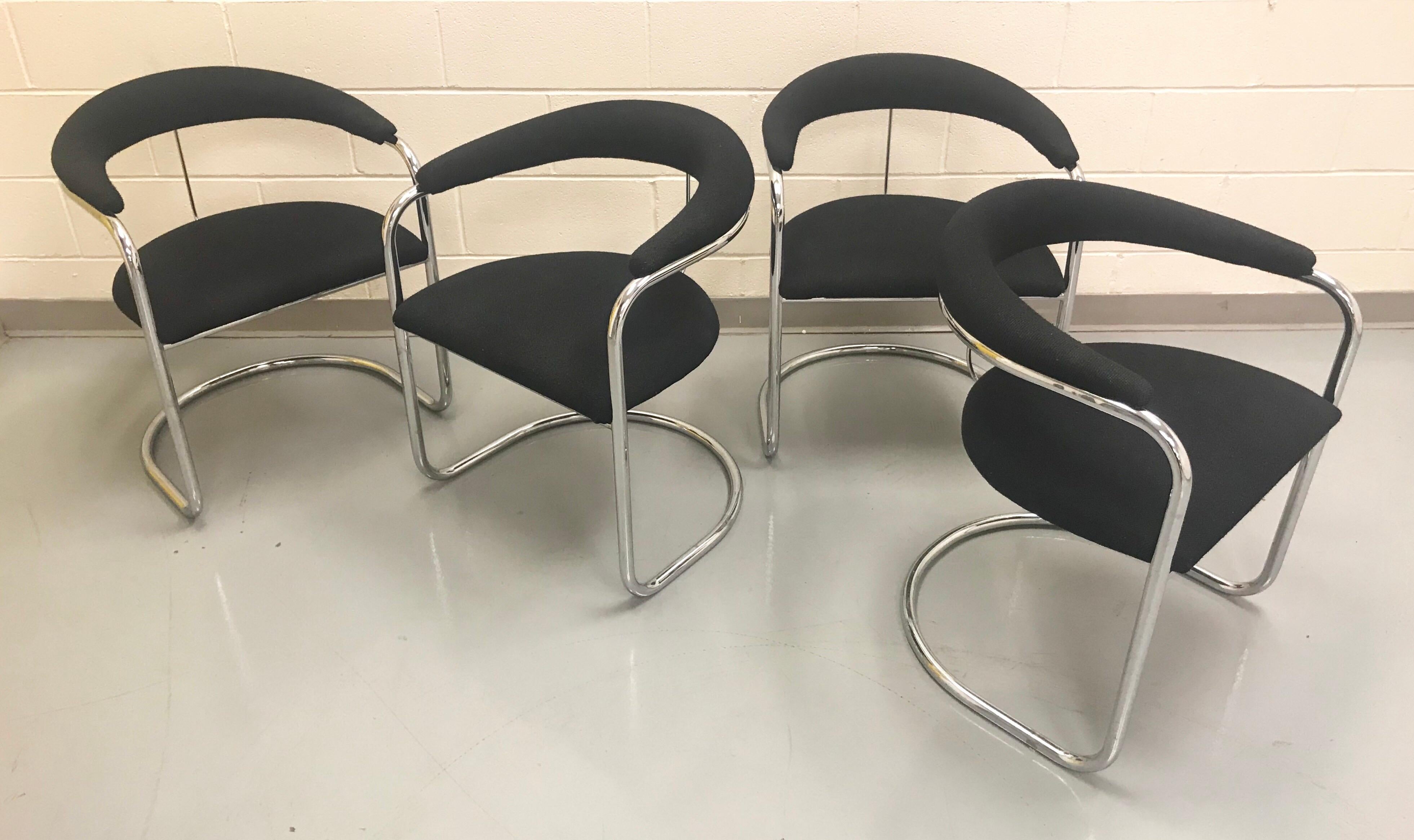 Set of Four Cantilevered Chrome Armchairs SS33 by Anton Lorenz for Thonet In Good Condition In Lake Success, NY