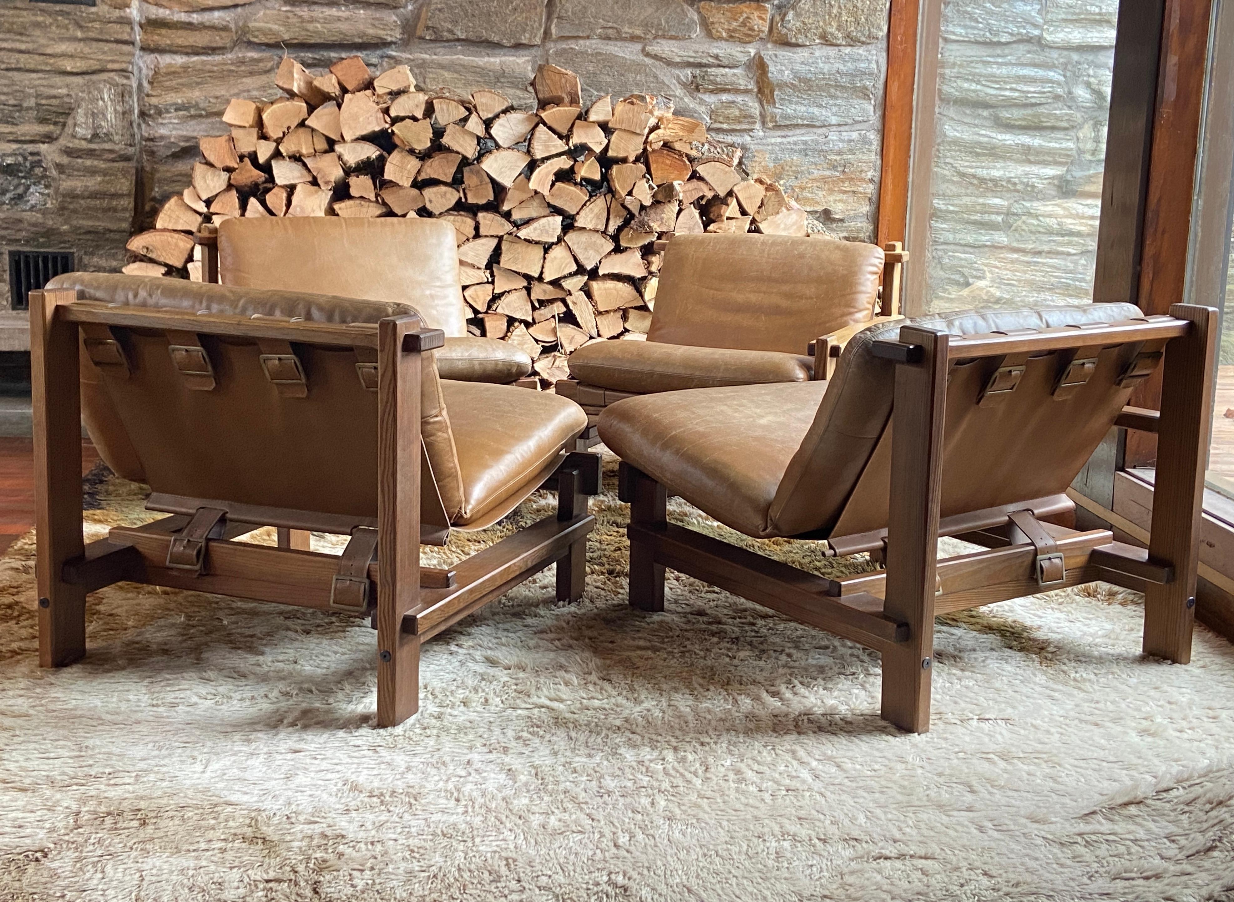 Ensemble de quatre chaises longues en pin brutaliste et cuir Carl Straub - canapé sectionnel en vente 1