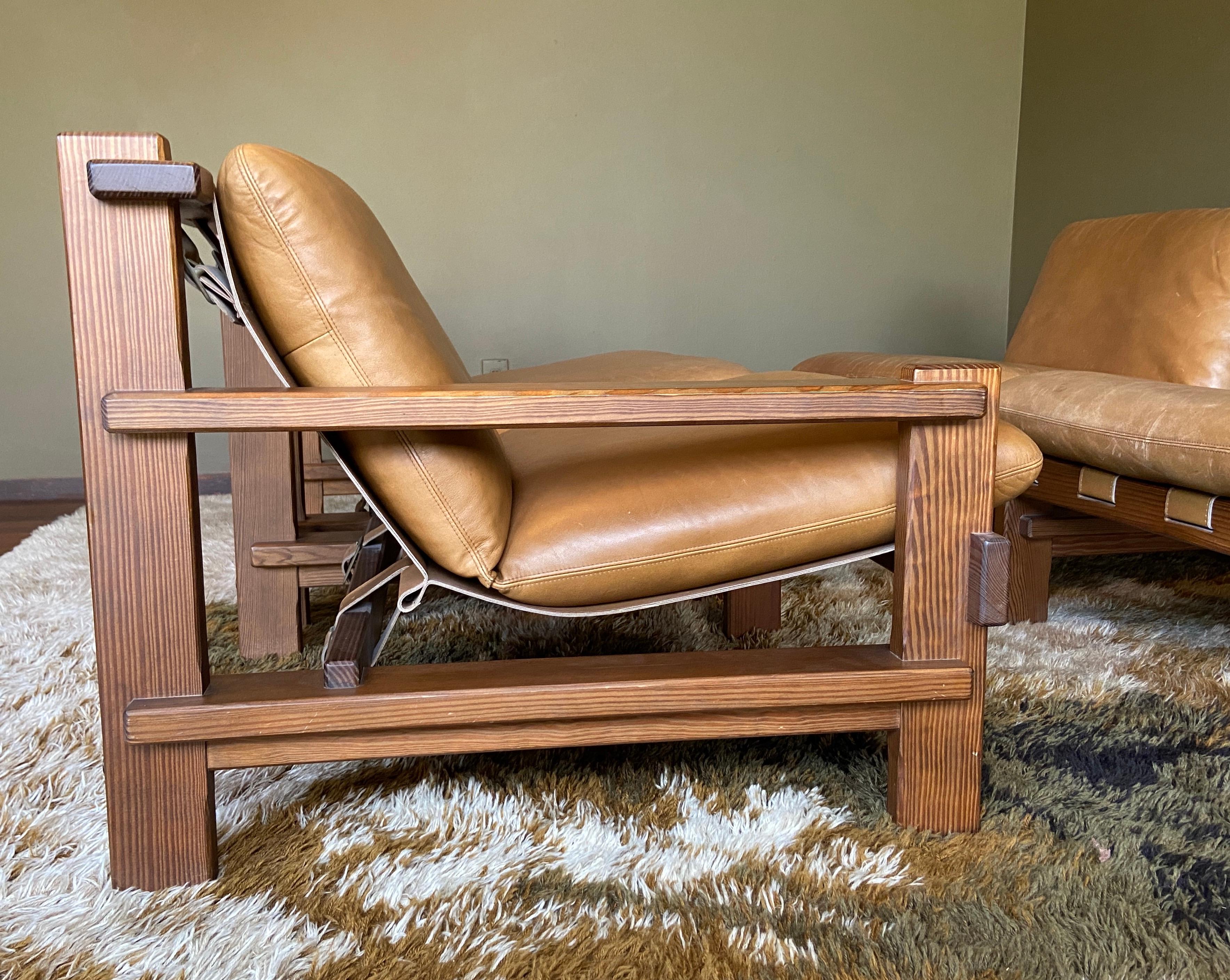 Ensemble de quatre chaises longues en pin brutaliste et cuir Carl Straub - canapé sectionnel en vente 3