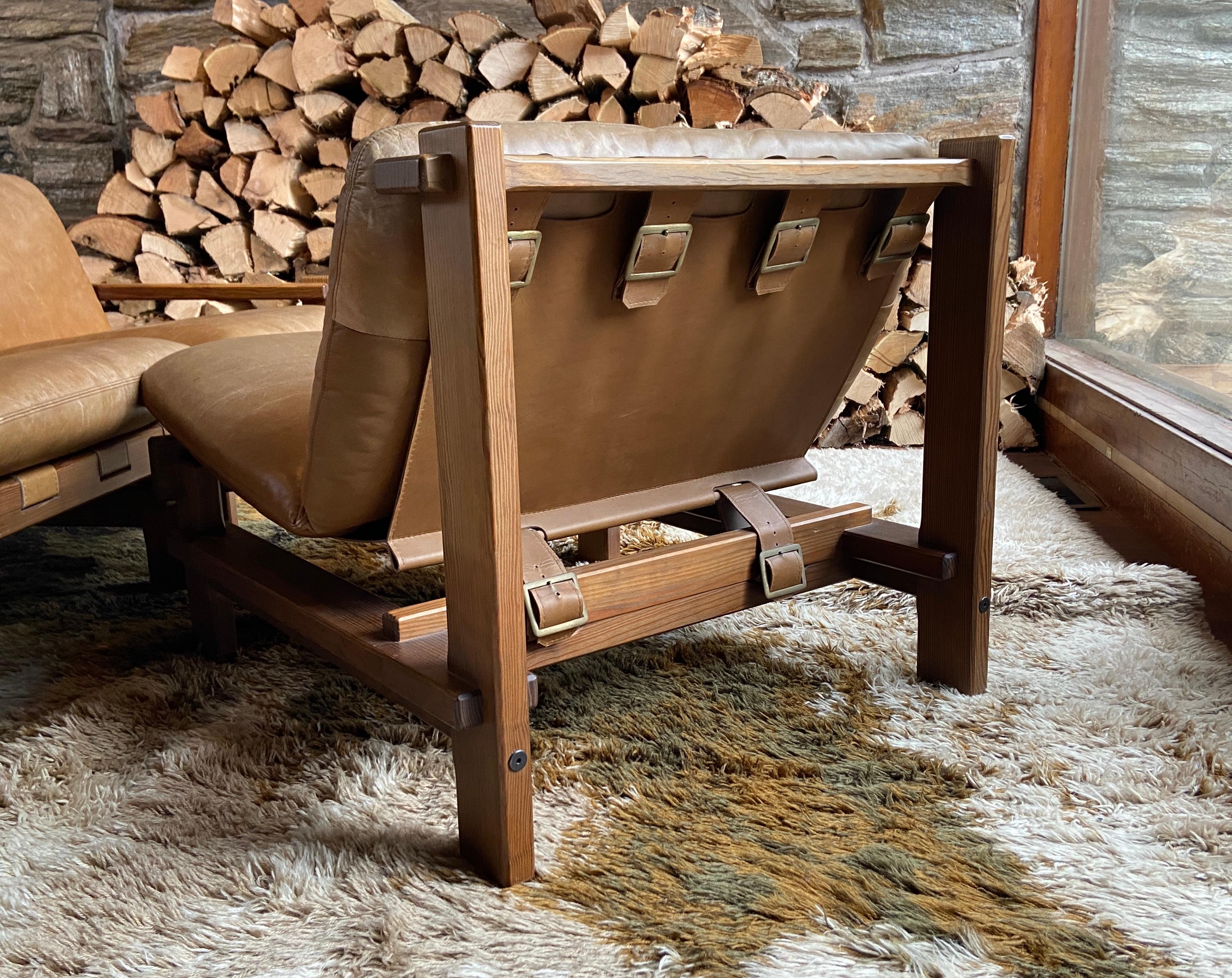 Ensemble de quatre chaises longues en pin brutaliste et cuir Carl Straub - canapé sectionnel en vente 4