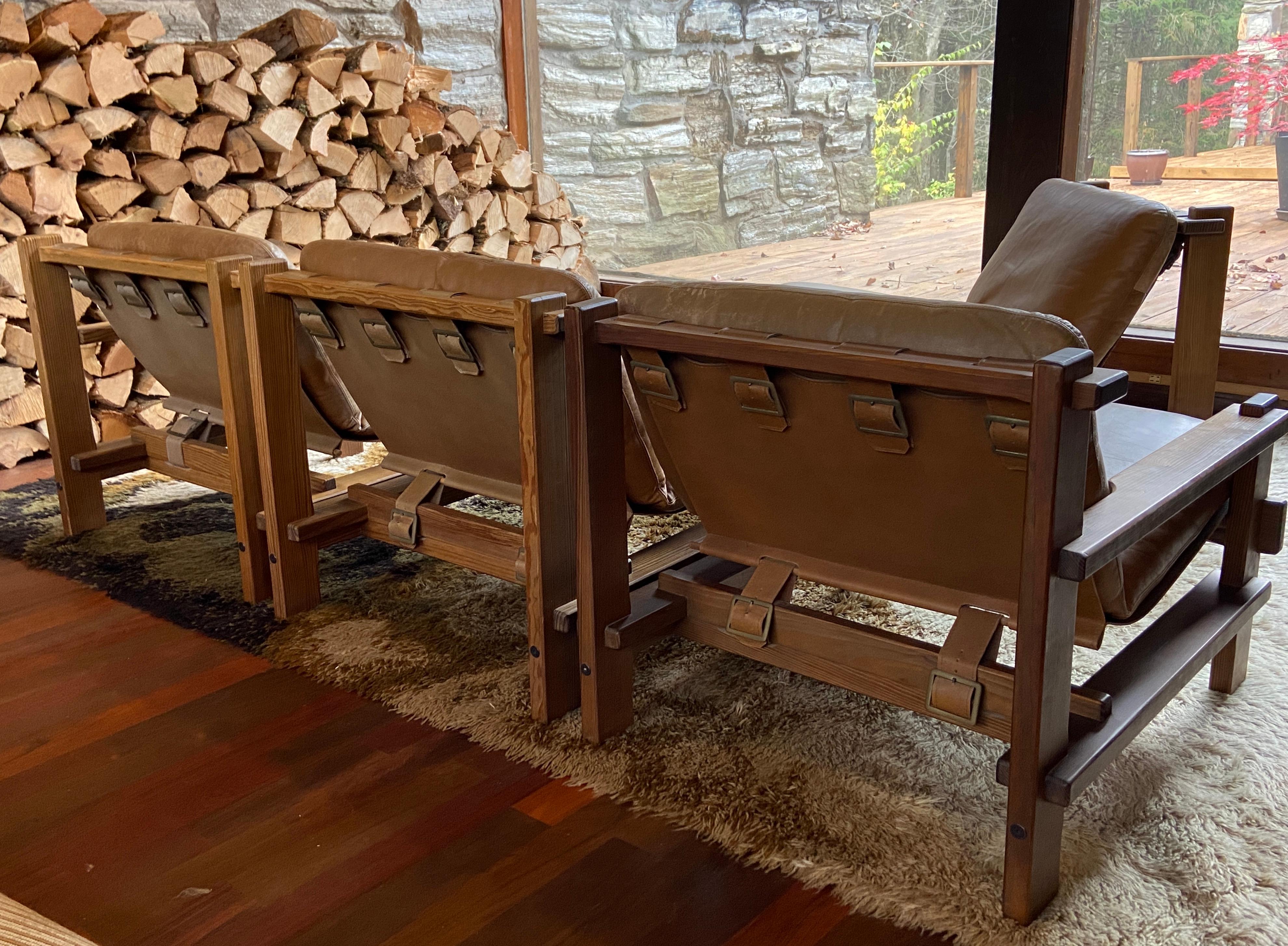 Ensemble de quatre chaises longues en pin brutaliste et cuir Carl Straub - canapé sectionnel Bon état - En vente à Liberty, NY