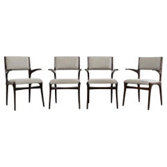 Ensemble de quatre fauteuils de salle à manger en noyer Carlo De Carli