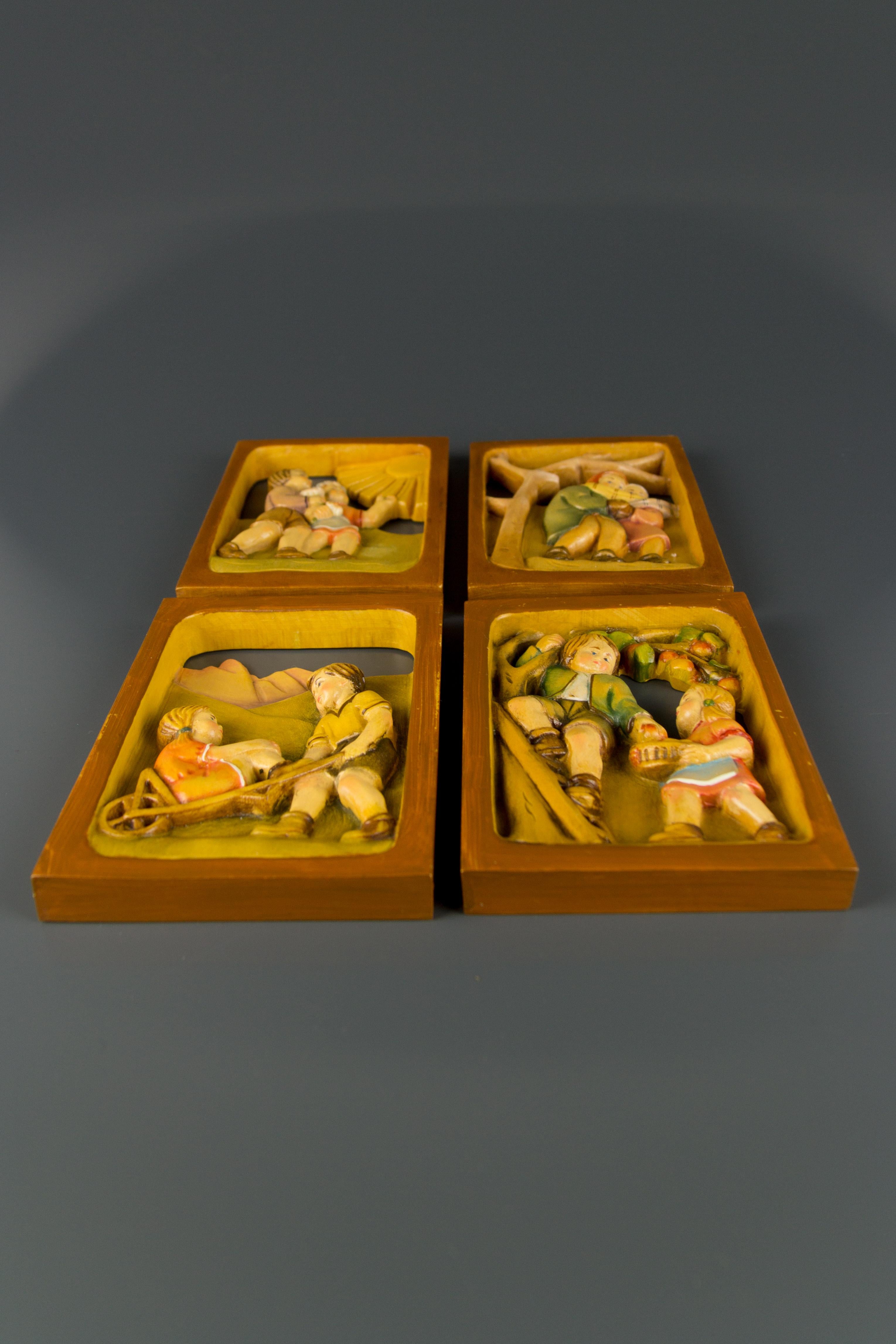 Ensemble de quatre tableaux en bois sculpté « Four Seasons » en vente 3