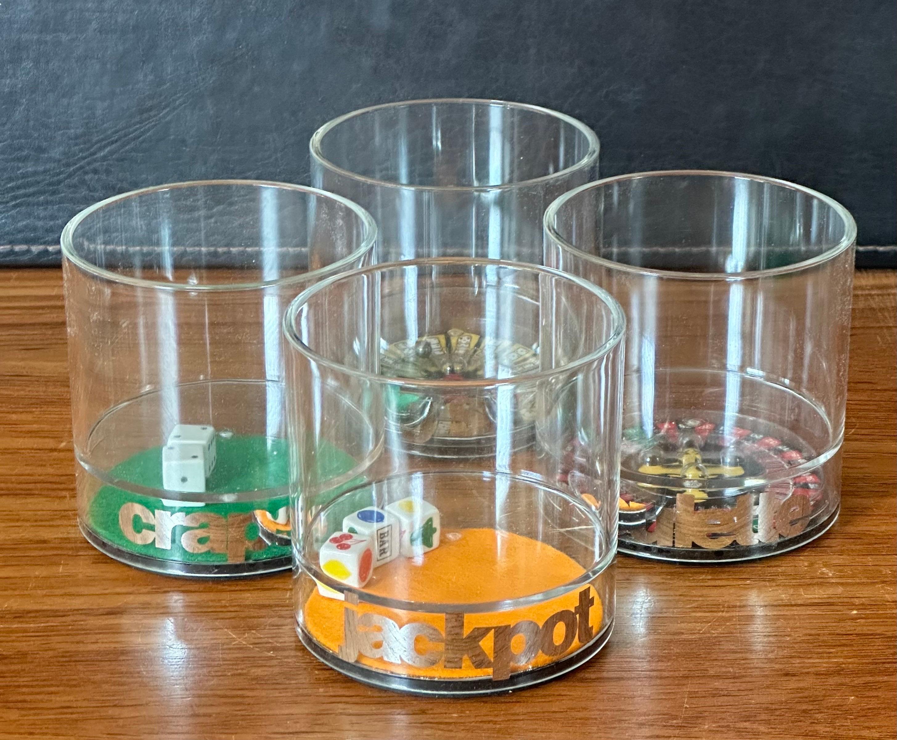 Ensemble de quatre verres Casino en acrylique dans une boîte de Mike Wilson / Plus Four Design en vente 13