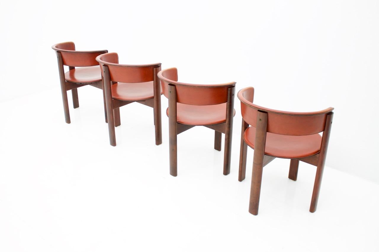 Set of Four Cassina Dining Room Chairs in Red Leather Italy, 1970s In Good Condition In Frankfurt / Dreieich, DE