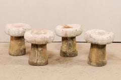 Satz von vier französischen Gartenhockern aus Gussstein mit Pilzen