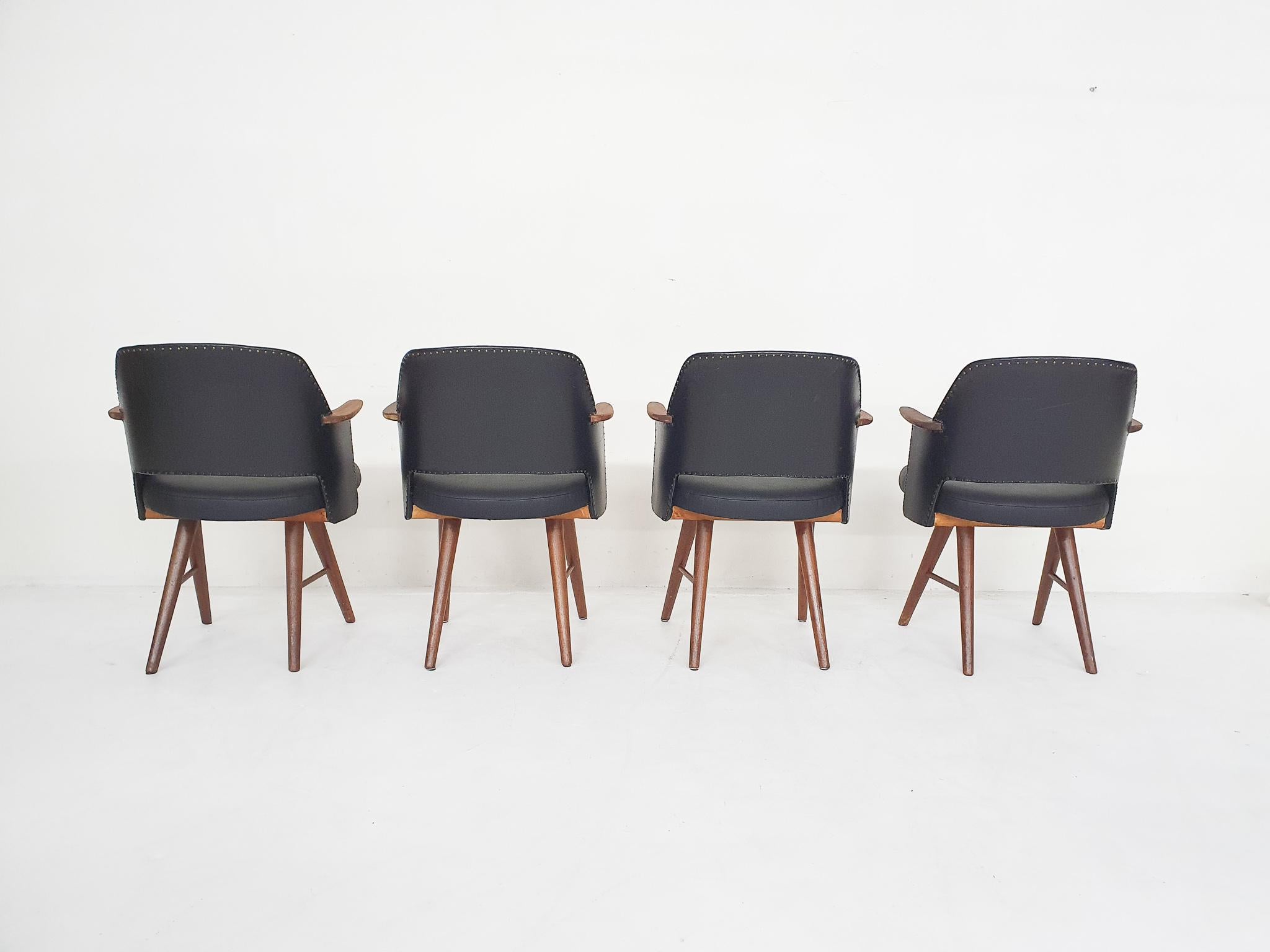 Ensemble de quatre chaises de salle à manger Cees Braakman pour Pastoe modèle FT30, Pays-Bas  Bon état - En vente à Amsterdam, NL