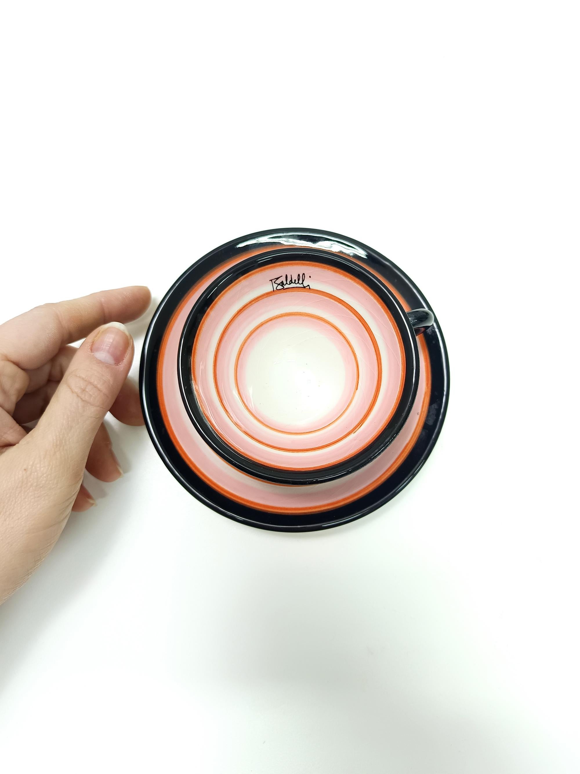 Juego de cuatro tazas de café de cerámica de Baldelli con lechera y azucarero, Italia Posmoderno en venta