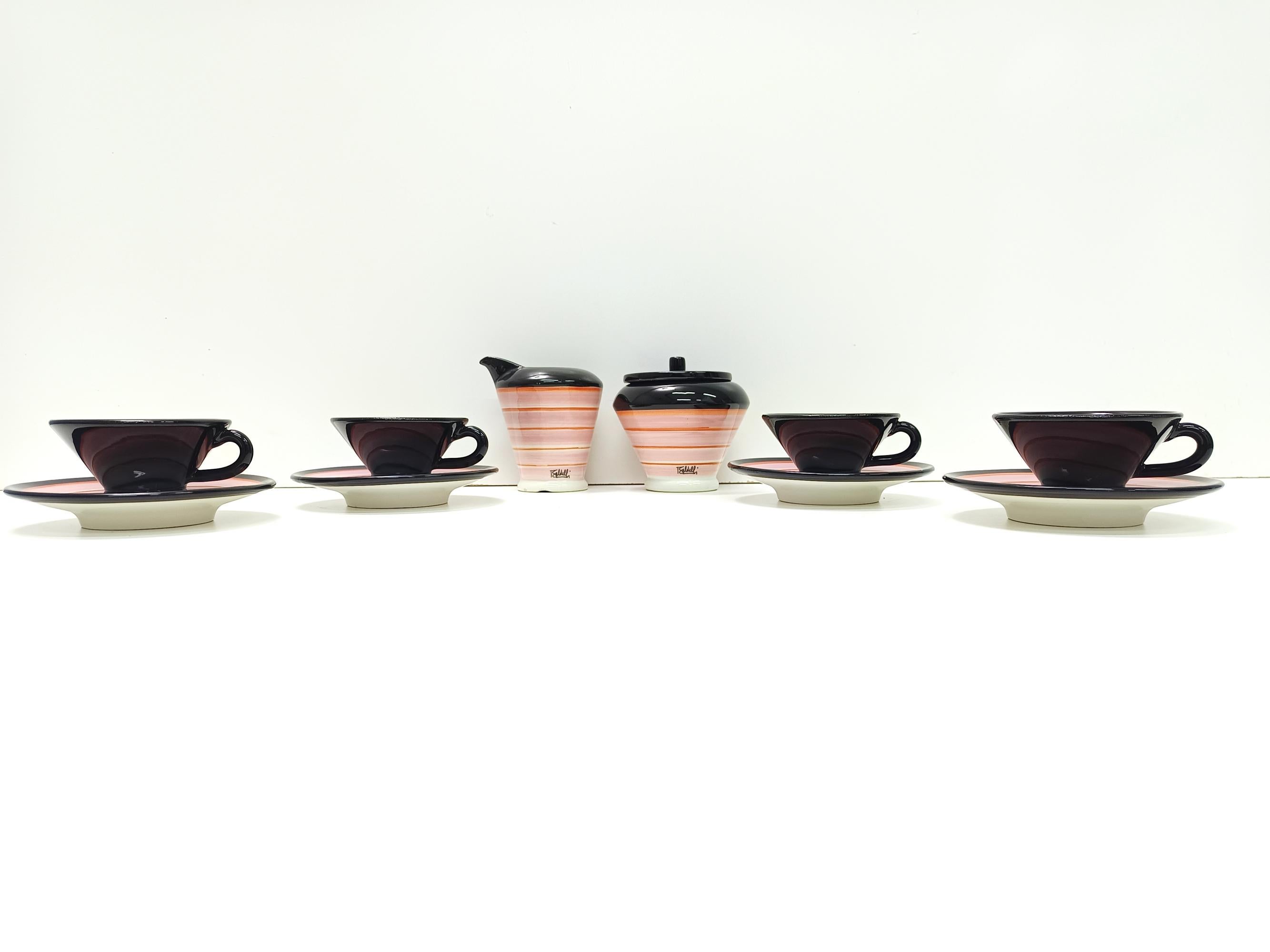 Juego de cuatro tazas de café de cerámica de Baldelli con lechera y azucarero, Italia Glaseado en venta
