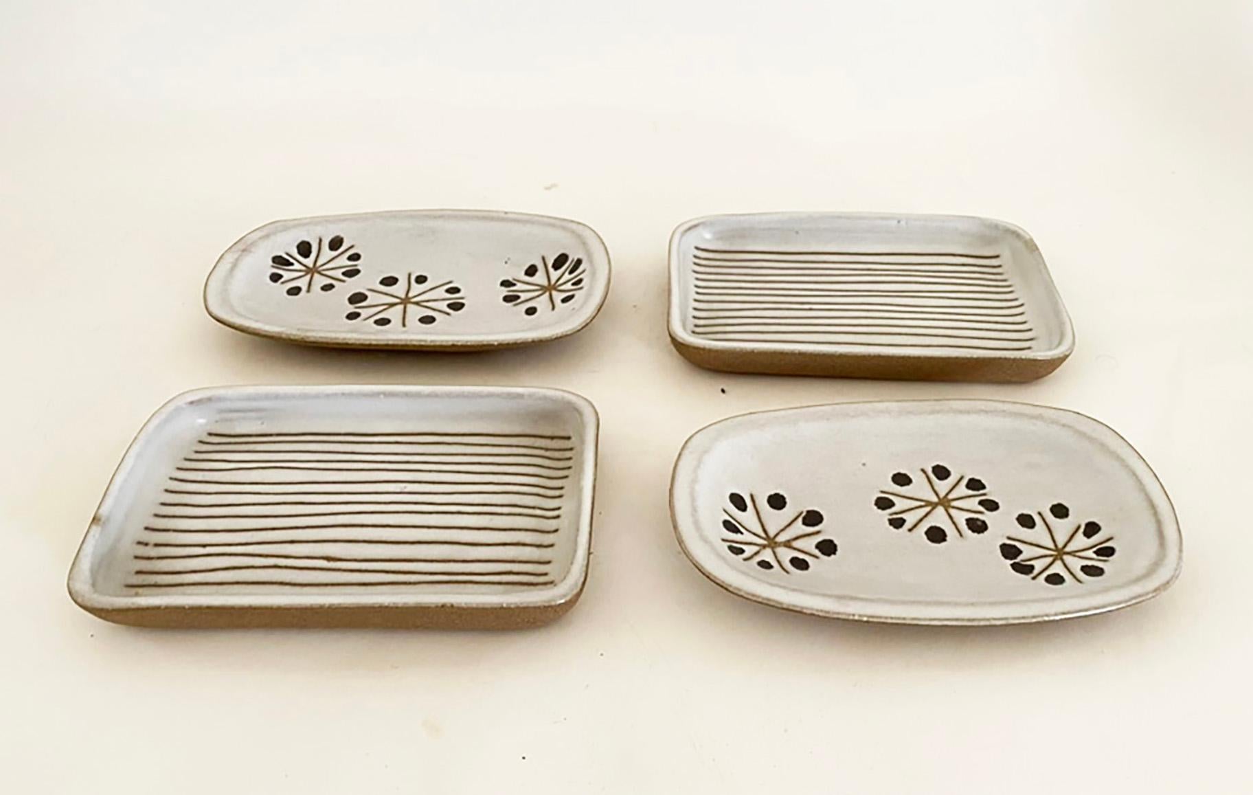 Set of Four Ceramic Trinket Vide Poche Trays by Gordan and Jane Martz For Sale 7