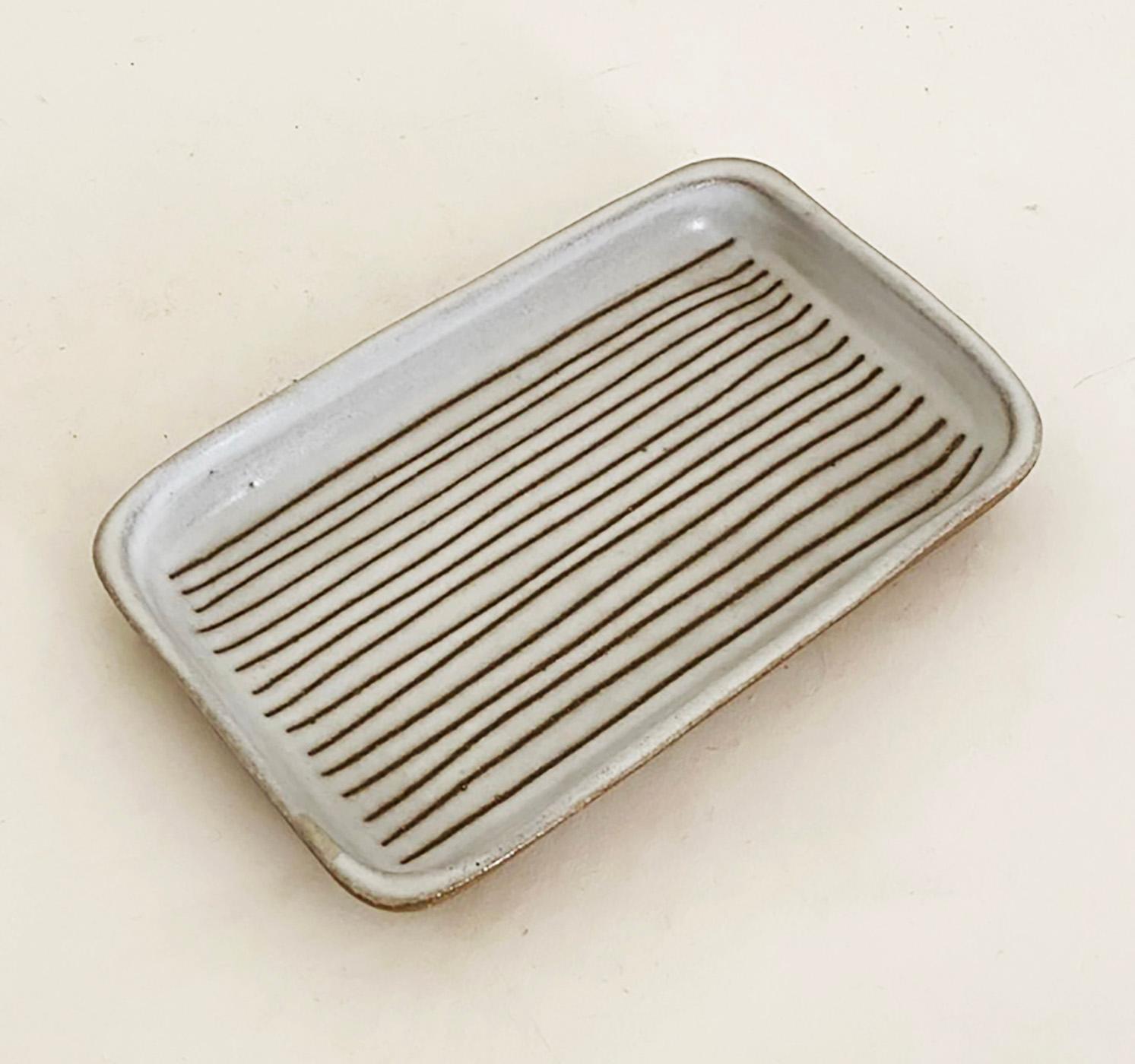 Set of Four Ceramic Trinket Vide Poche Trays by Gordan and Jane Martz In Good Condition For Sale In Minneapolis, MN