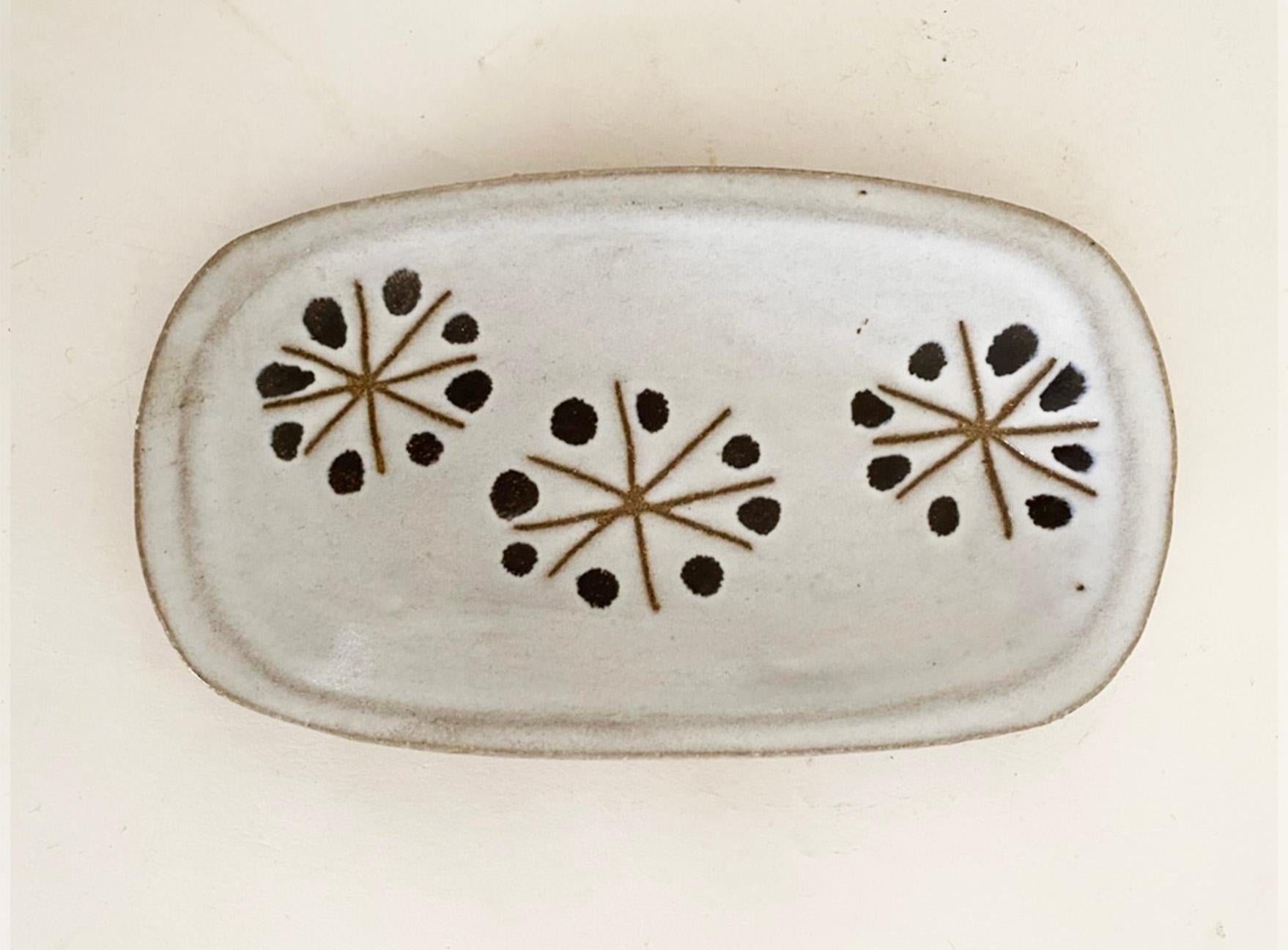 Set of Four Ceramic Trinket Vide Poche Trays by Gordan and Jane Martz For Sale 2