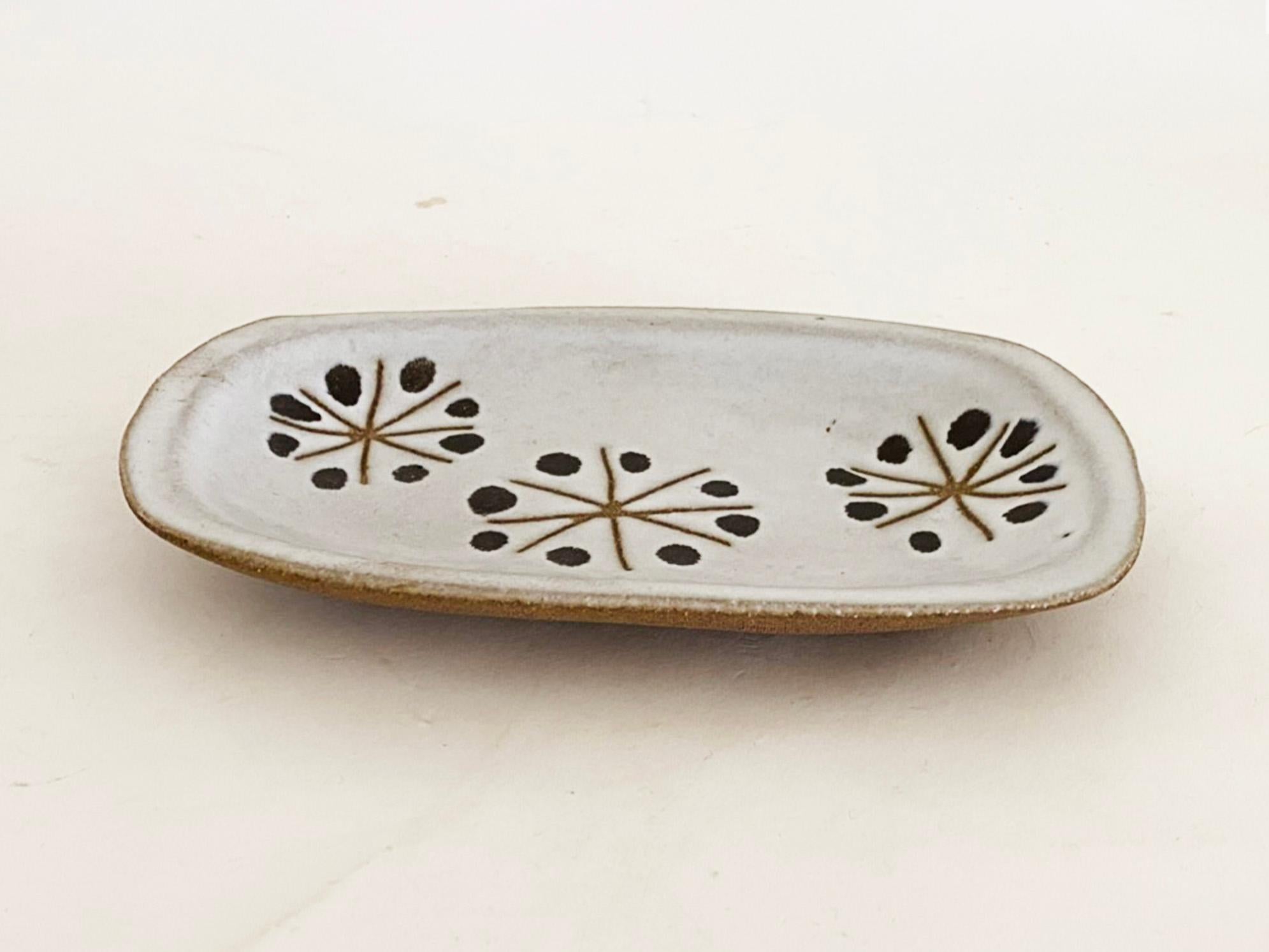 Set of Four Ceramic Trinket Vide Poche Trays by Gordan and Jane Martz For Sale 3