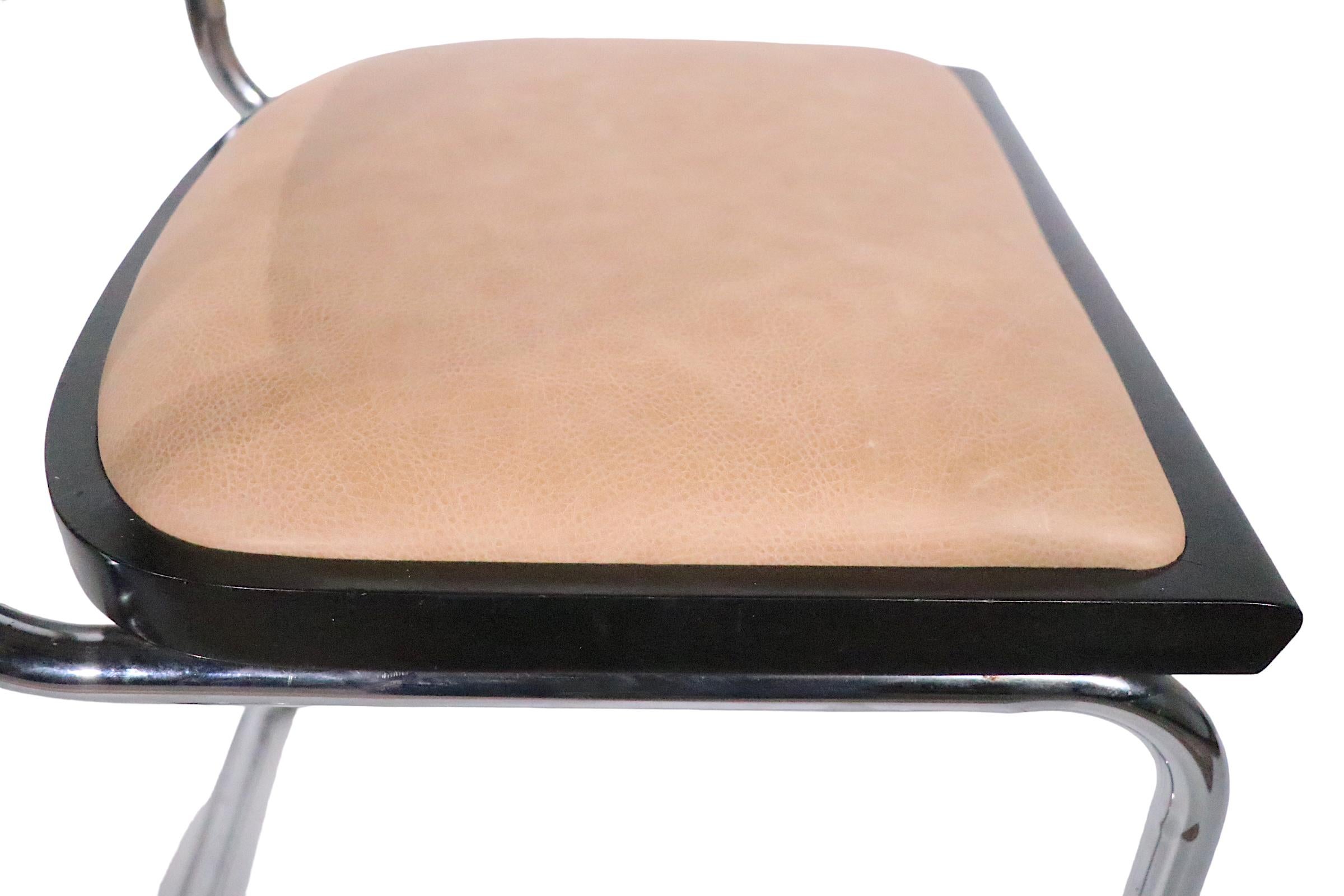 Cuir Ensemble de quatre chaises Cesca fabriquées en Italie et conçues par Breuer vers 1970 en vente
