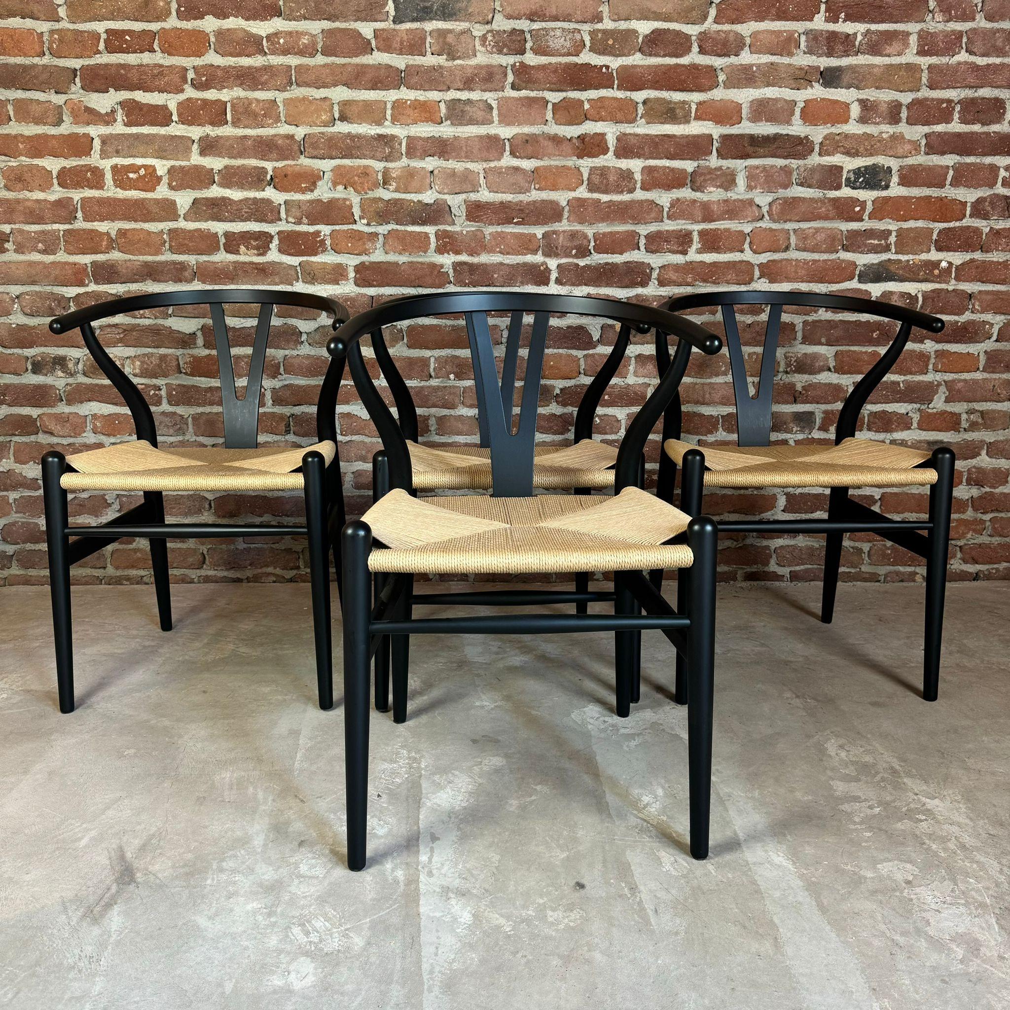 Set di quattro sedie CH24 Hans J. Wegner per Hansen, Wishbone. Danimarca 1960 In condizioni ottime in vendita a Torino, IT