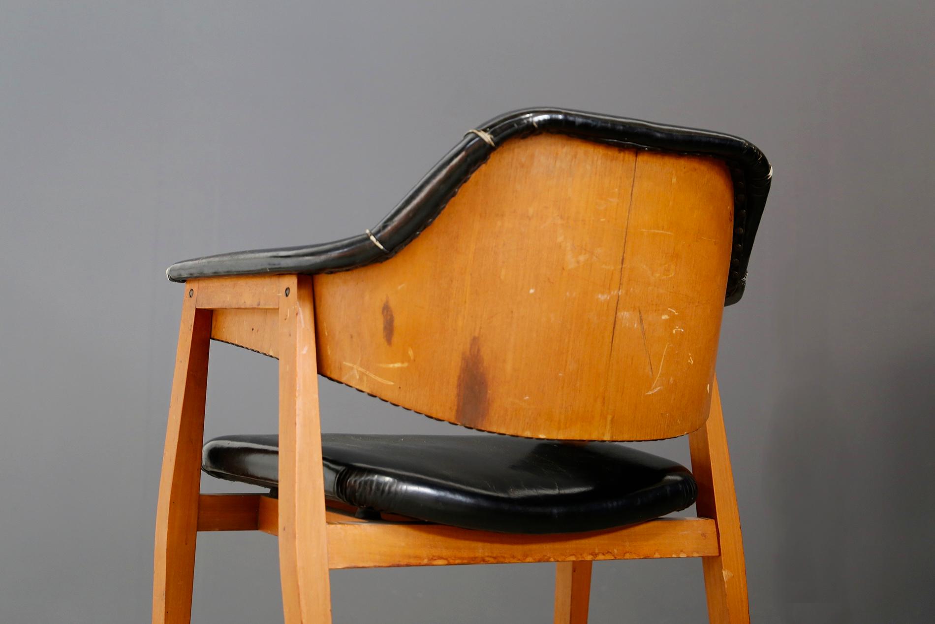 Set of Four Chair Attributed to BBPR in Wood and Black Leather, 1950s 4