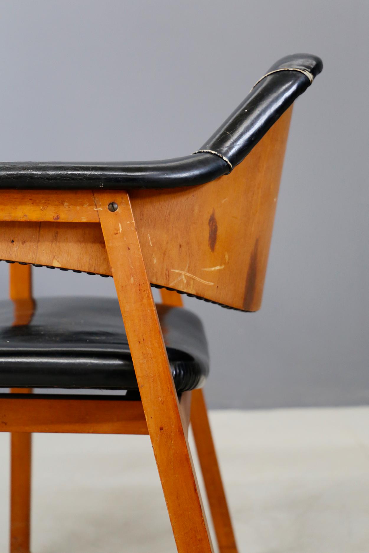 Mid-Century Modern Set of Four Chair Attributed to BBPR in Wood and Black Leather, 1950s
