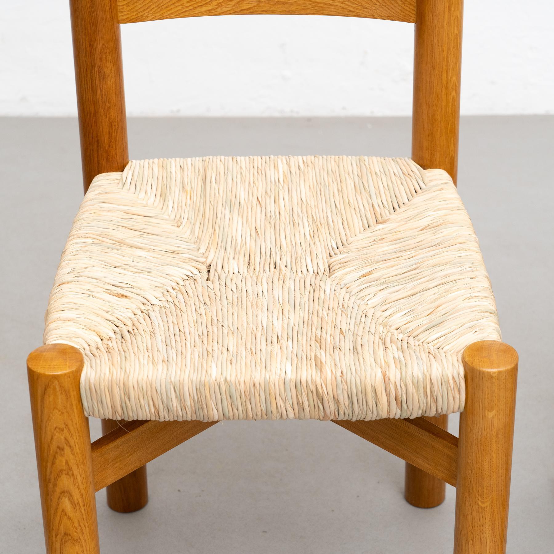 Ensemble de quatre chaises d'après Charlotte Perriand - Circa 1980. en vente 9