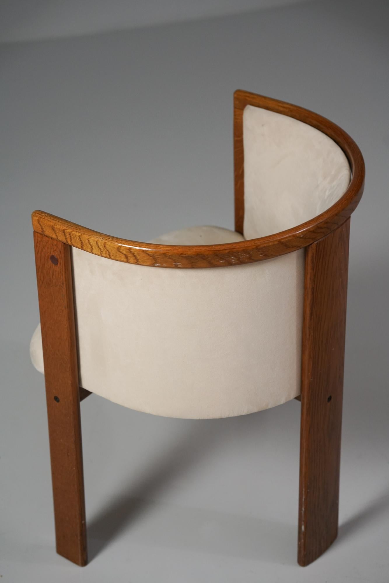 Set of Four Chairs, Antti Nurmesniemi for Helsinki Central Railway Station, 1970 For Sale 4