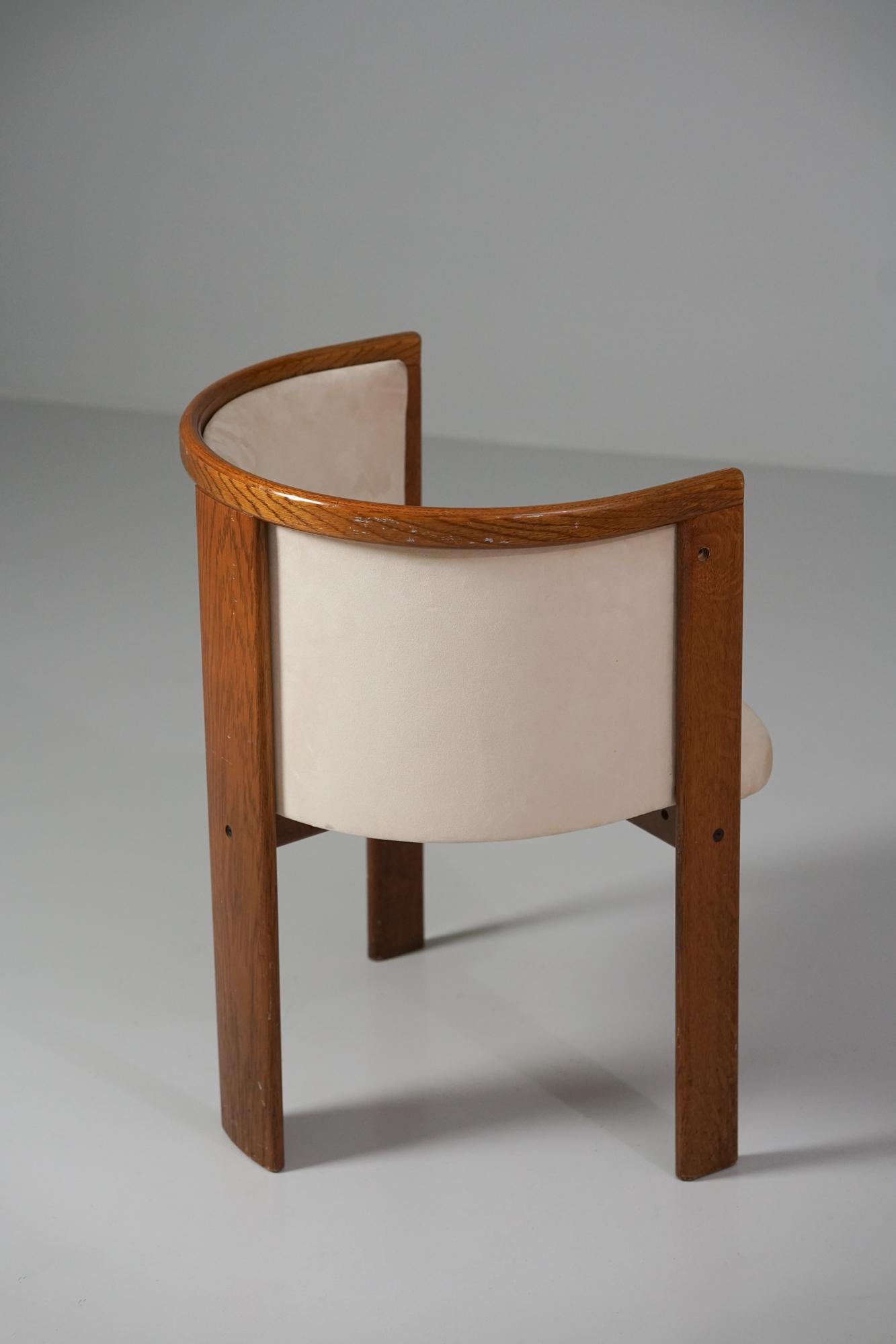 Set of Four Chairs, Antti Nurmesniemi for Helsinki Central Railway Station, 1970 For Sale 1