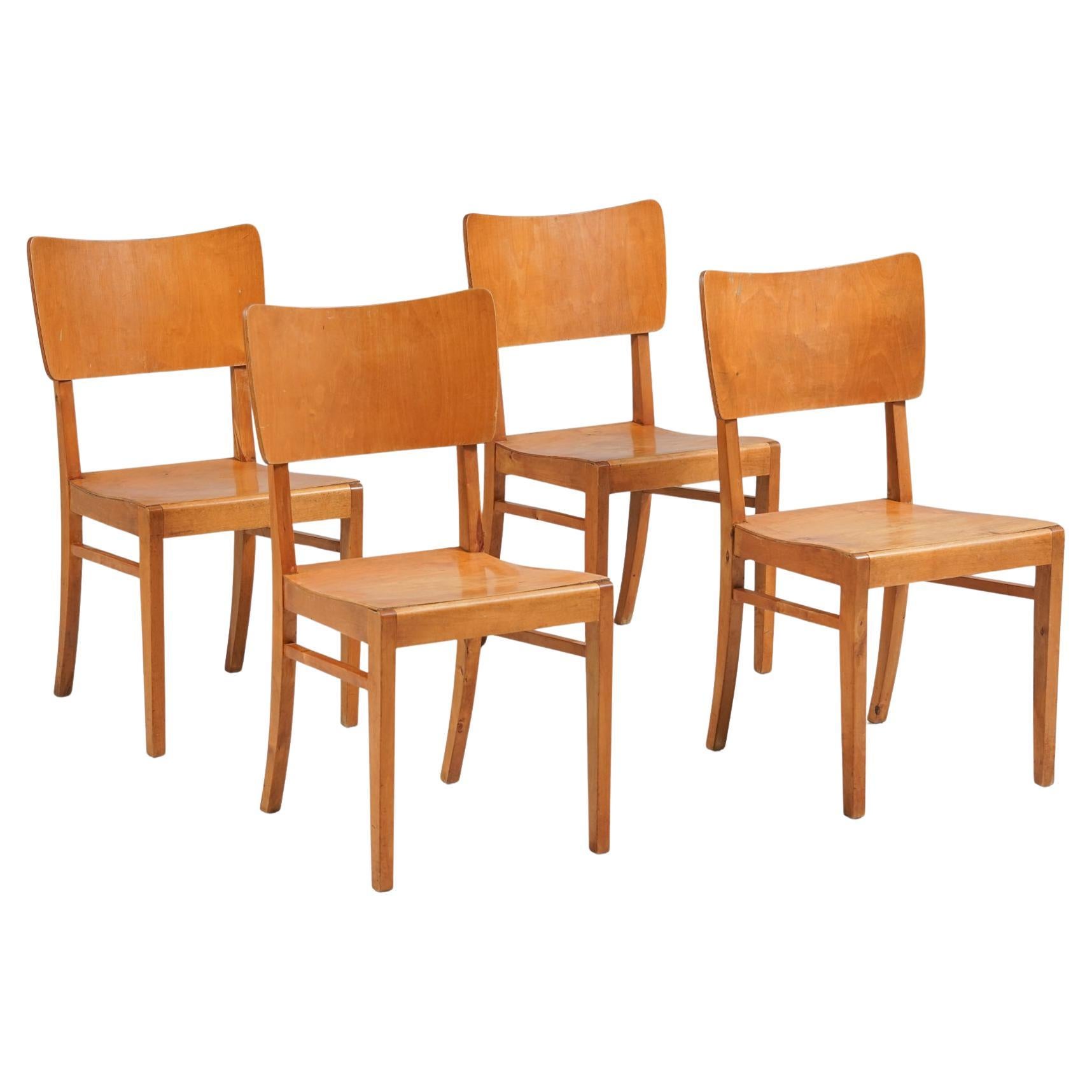 Set di quattro sedie, Attrb. Huonekalutehdas Korhonen, Finlandia, anni 
40