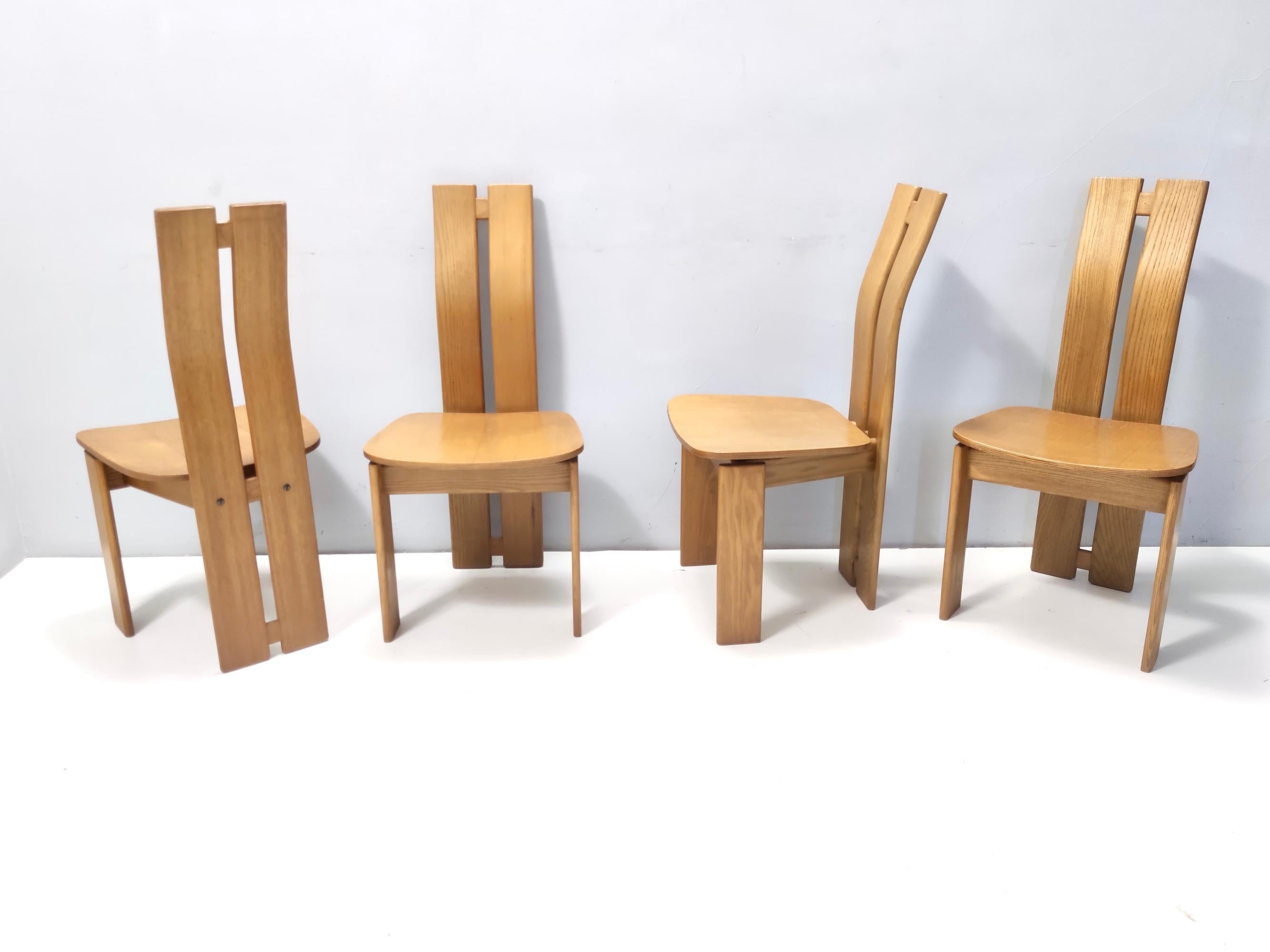 Ensemble de quatre chaises dans le style d'Afra & Tobia Scarpa avec cadre Durmast Bon état - En vente à Bresso, Lombardy