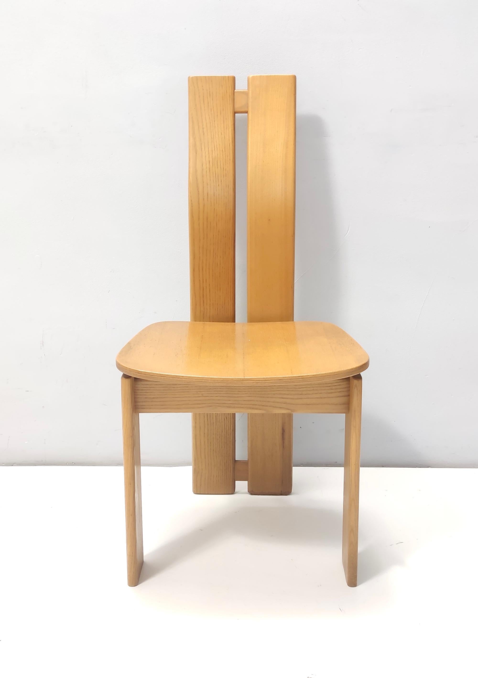 Laiton Ensemble de quatre chaises dans le style d'Afra & Tobia Scarpa avec cadre Durmast en vente