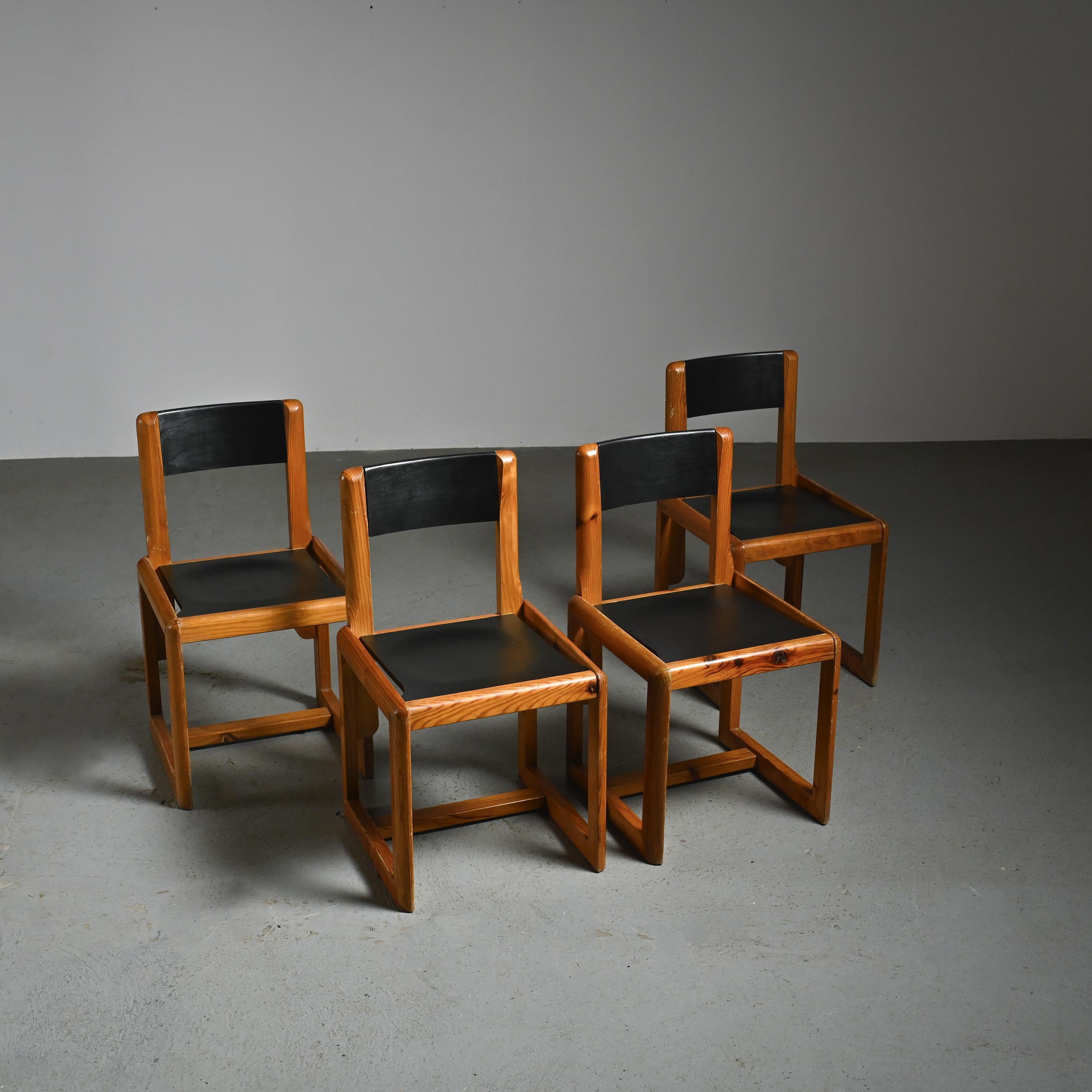 Mid-Century Modern Set of Four Chairs by André Sornay, France 1960s For Sale