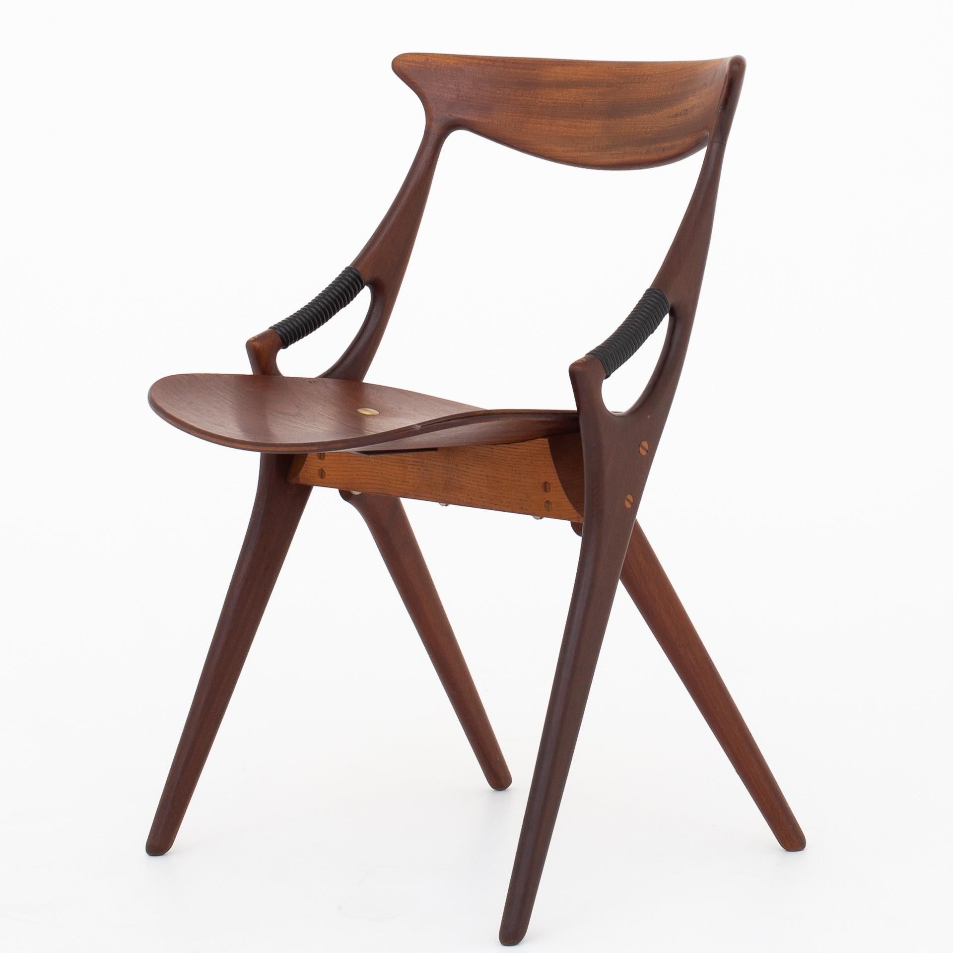 4 model 71, chairs in teak with wooden seat. Maker Mogens Kold.