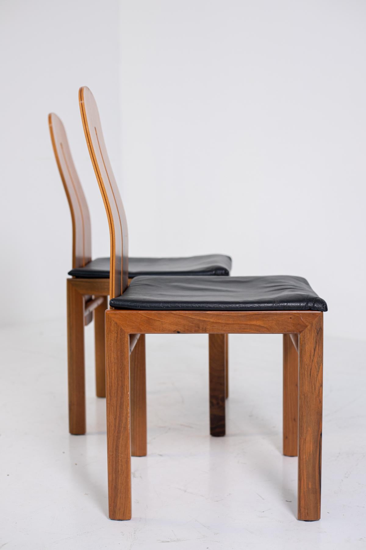 Set of Four Chairs by Carlo Scarpa in Black Leather and Wood, 1960s In Good Condition In Milano, IT