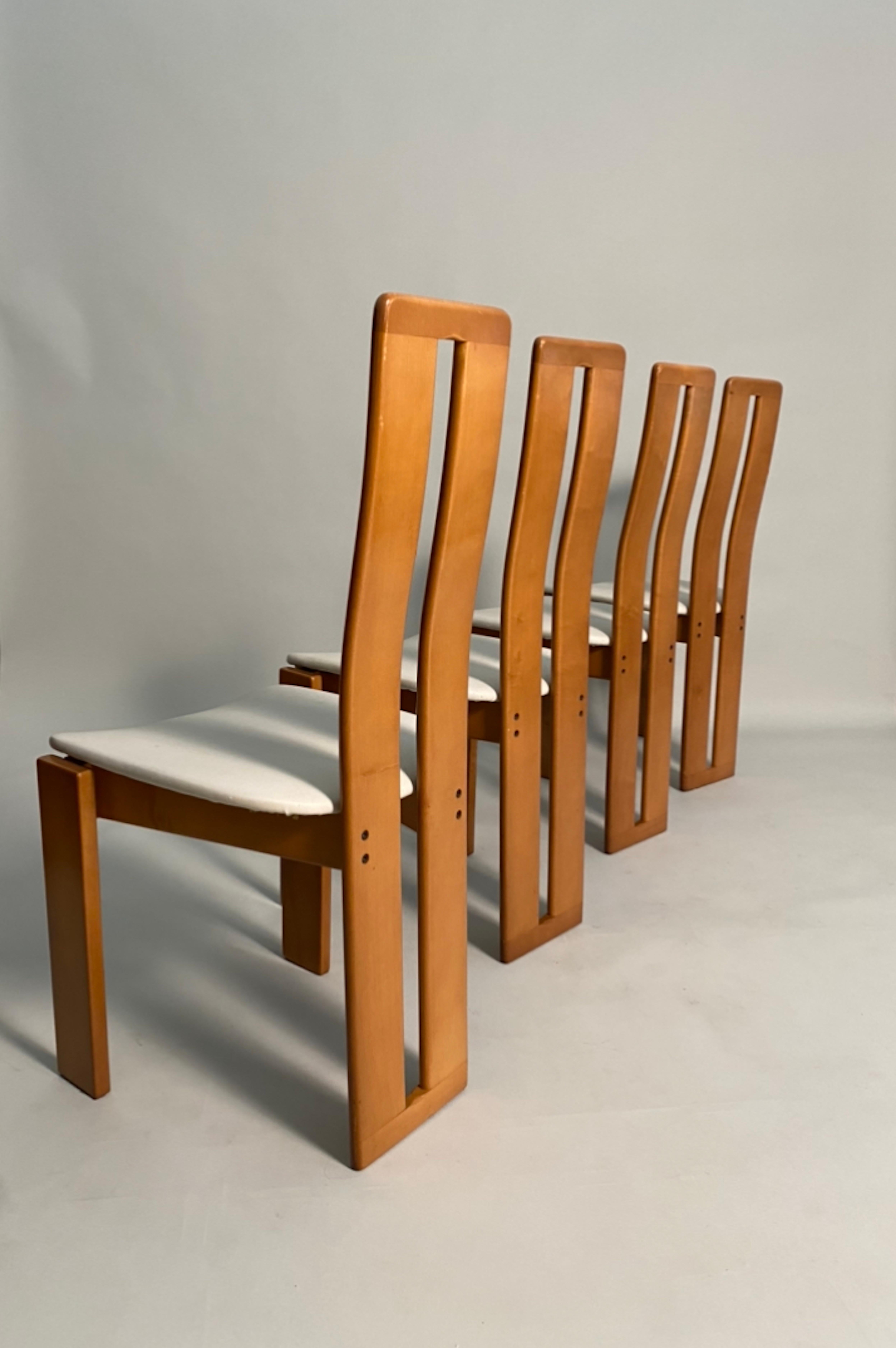 Mid-Century Modern Set of four chairs by Mario Marenco, Mobil Girgi, Italy, 1970s For Sale