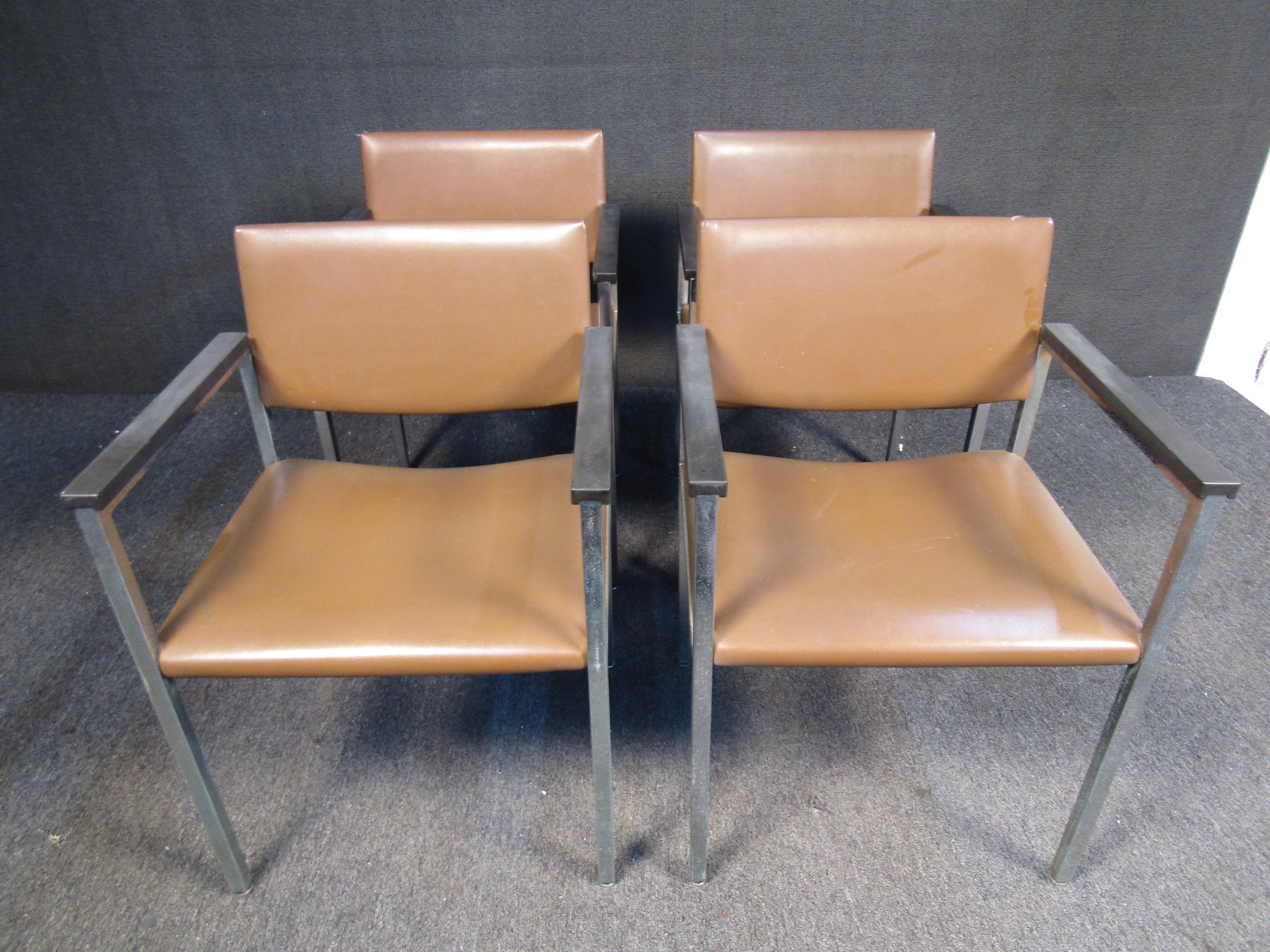 Américain Ensemble de quatre chaises par Steelcase en vente