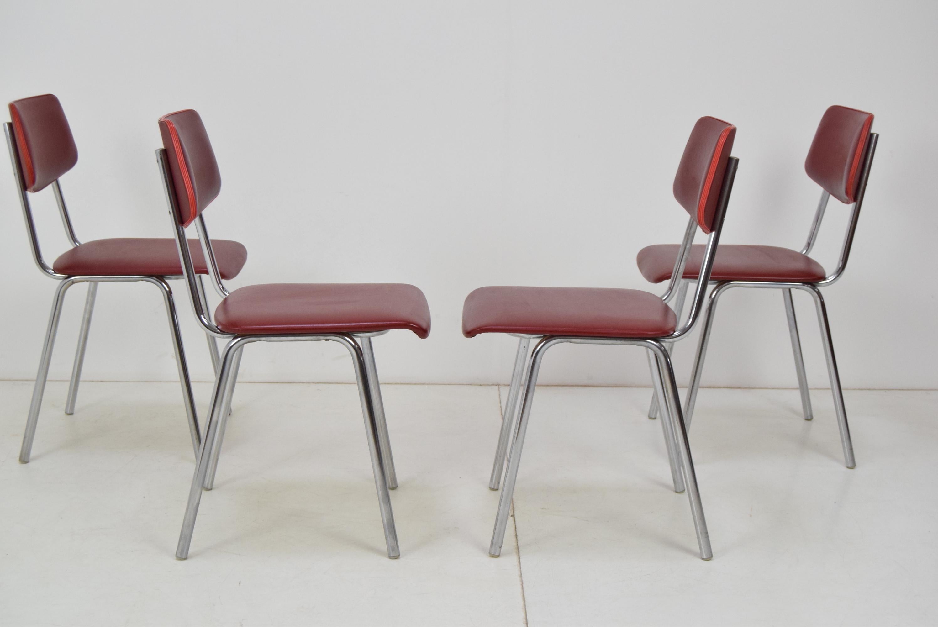 Set of Four Chairs, Czechoslovakia, 1970s In Fair Condition For Sale In Praha, CZ