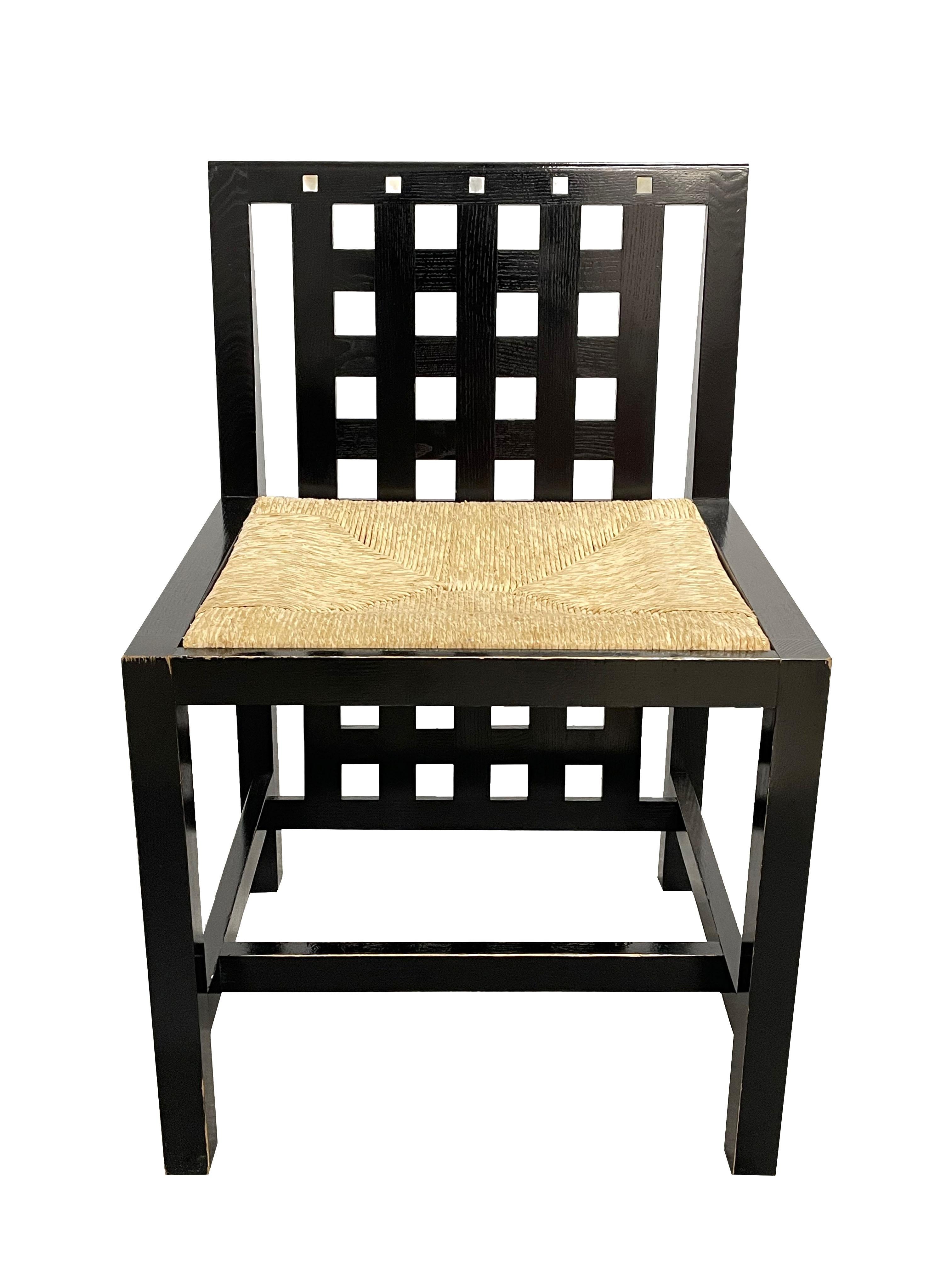 Set of four chairs DS3 design Charles Rennie Mackintosh 1897, Structure in solid ebonized ash with seat in real straw.
Measures: Cm. 49 x 45 height 75, seat 45 cm.