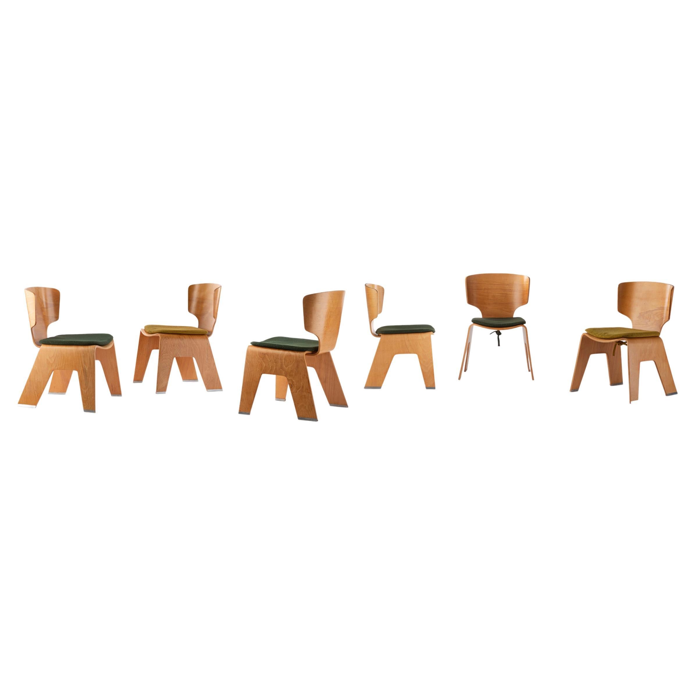 Ensemble de six chaises du Sumi Memorial Hall de Kenzo Tange en vente