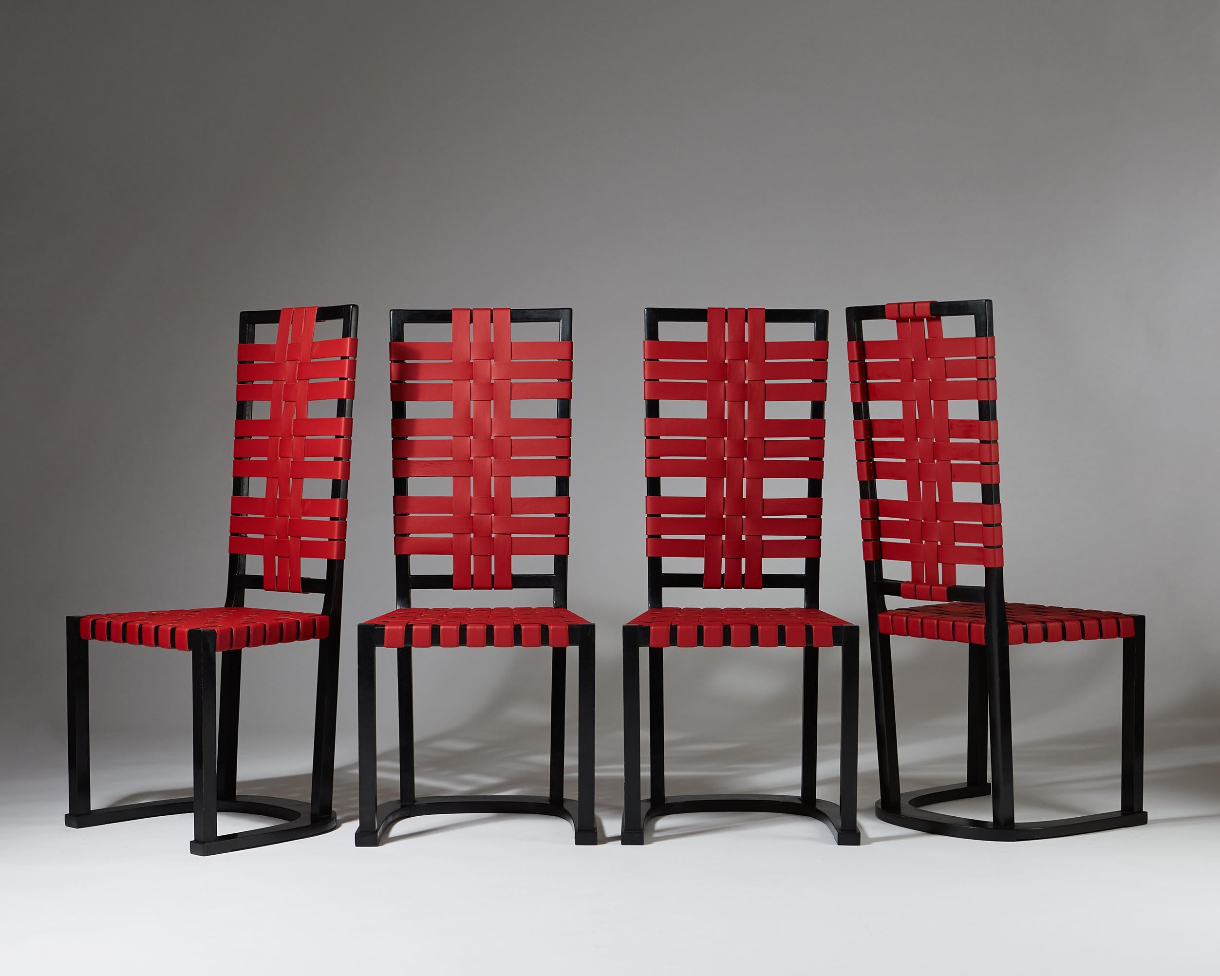 Scandinave moderne Ensemble de quatre chaises 'Futurum' par Axel Einar Hjorth pour NK, Suède, 1928 en vente