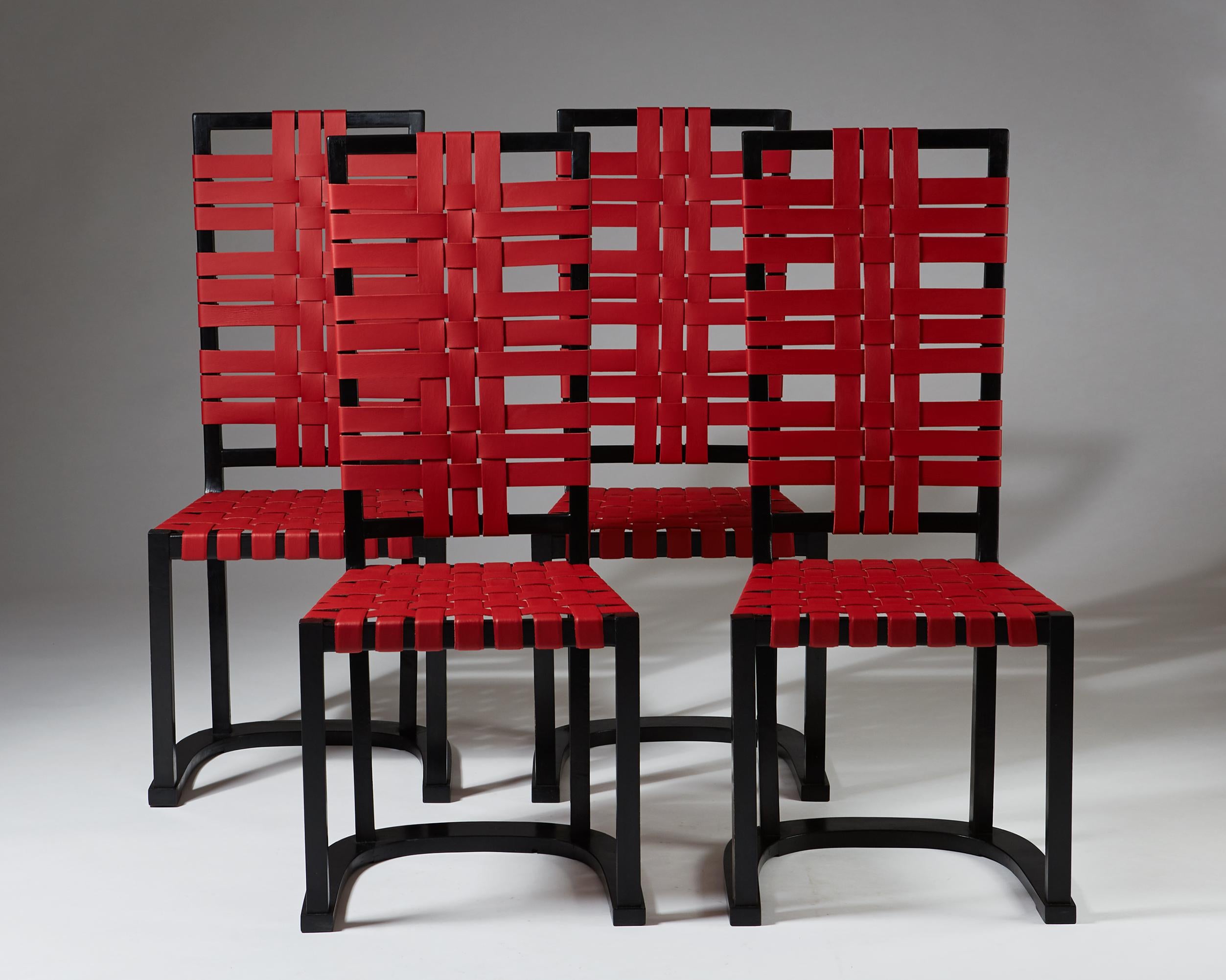 Suédois Ensemble de quatre chaises 'Futurum' par Axel Einar Hjorth pour NK, Suède, 1928 en vente