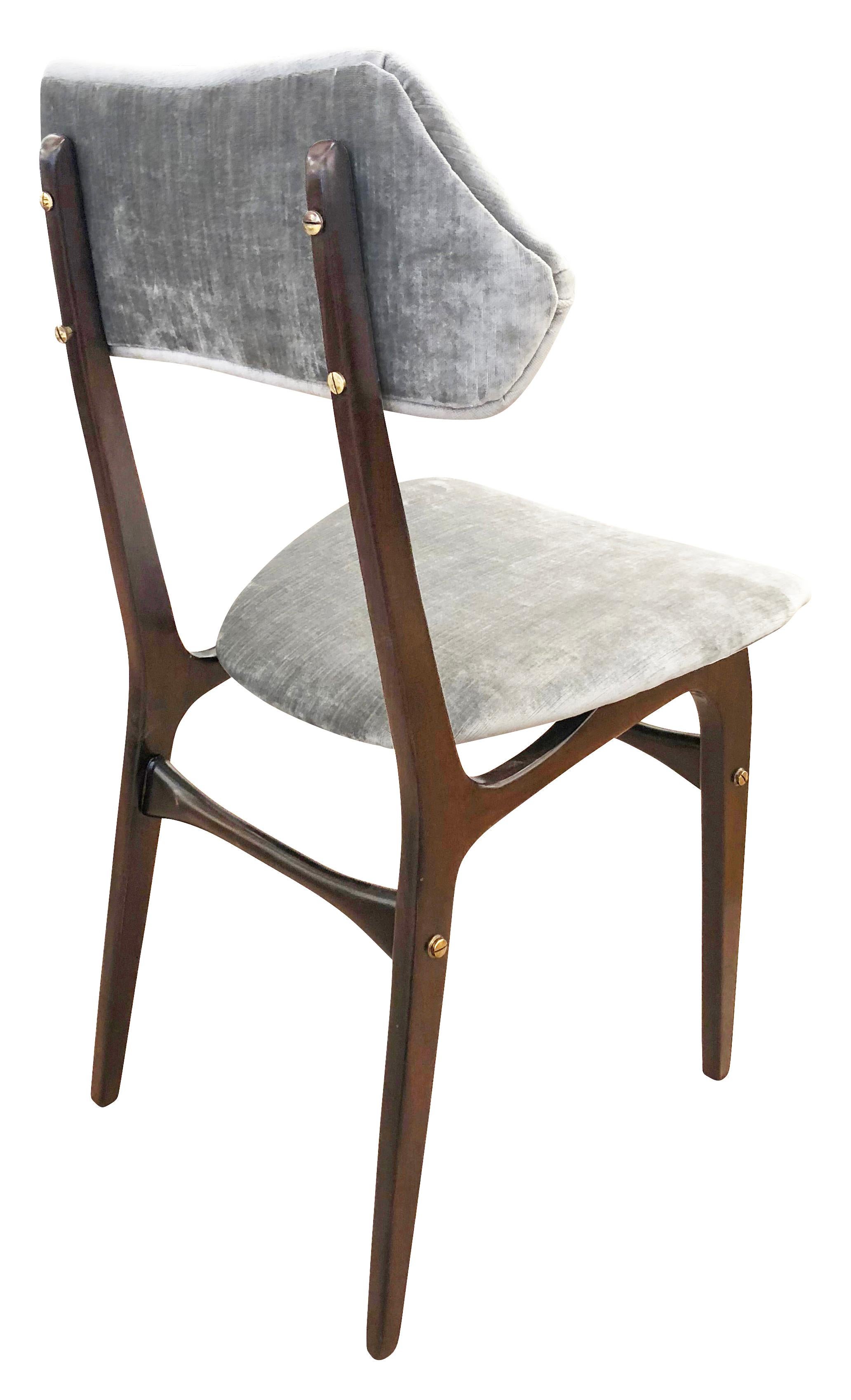 Mid-Century Modern Set of Four Chairs in the Manner of Ico Parisi