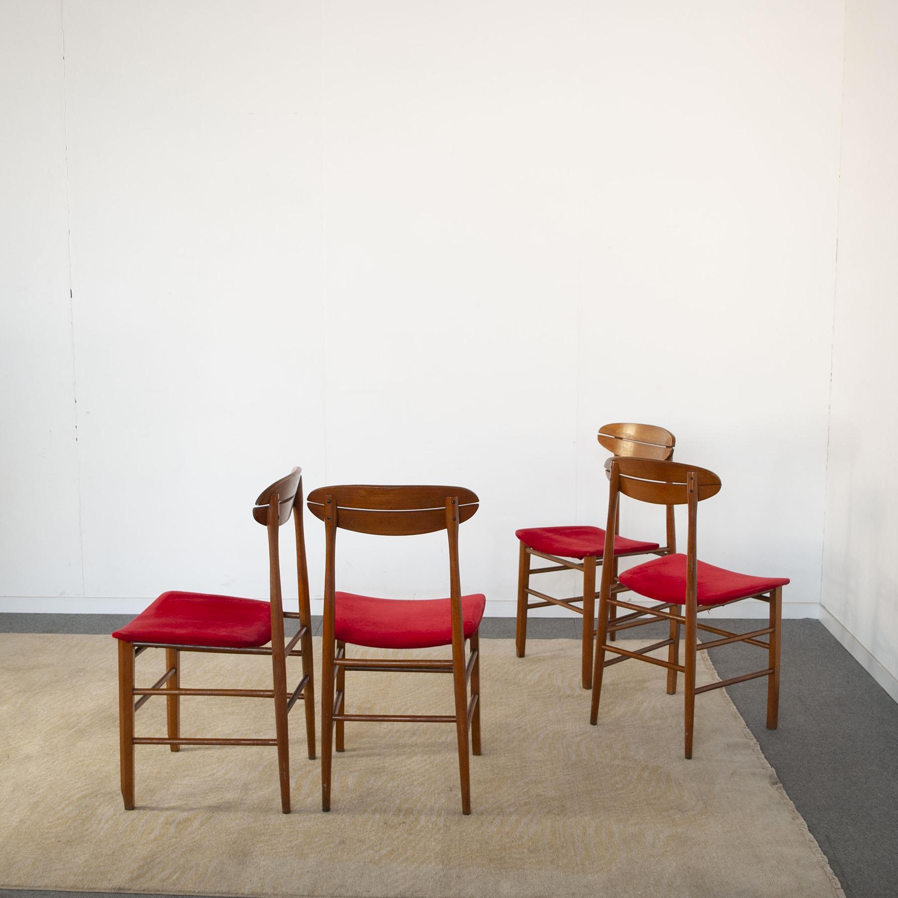 Satz von vier Stühlen, italienische Produktion (Skandinavische Moderne) im Angebot